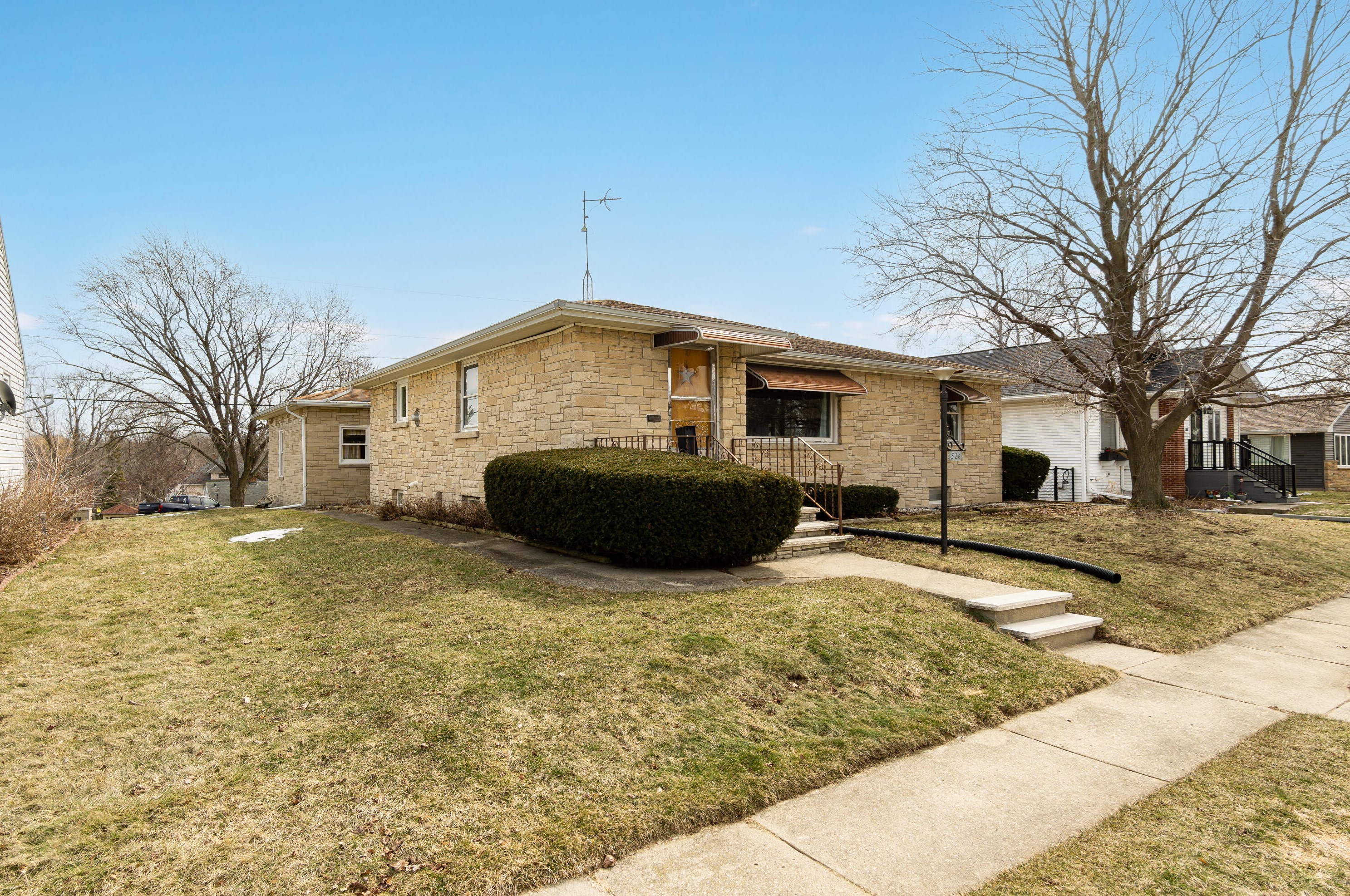 326 Grand Blvd, Mayville, WI 53050