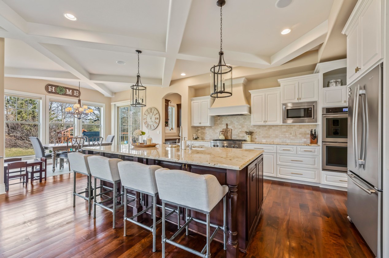 18840 Chapel Hill Dr, Brookfield WI  53045-7446 exterior