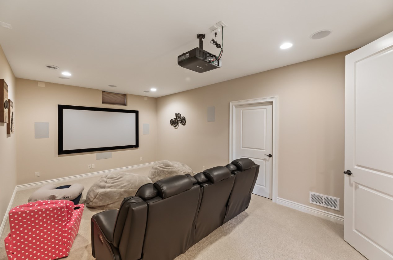 18840 Chapel Hill Dr, Brookfield WI  53045-7446 exterior