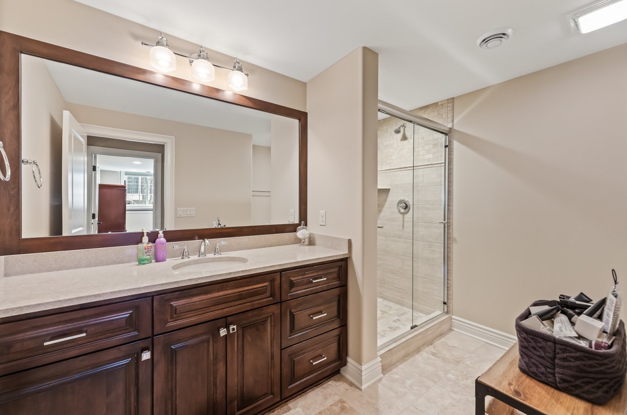 18840 Chapel Hill Dr, Brookfield WI  53045-7446 exterior