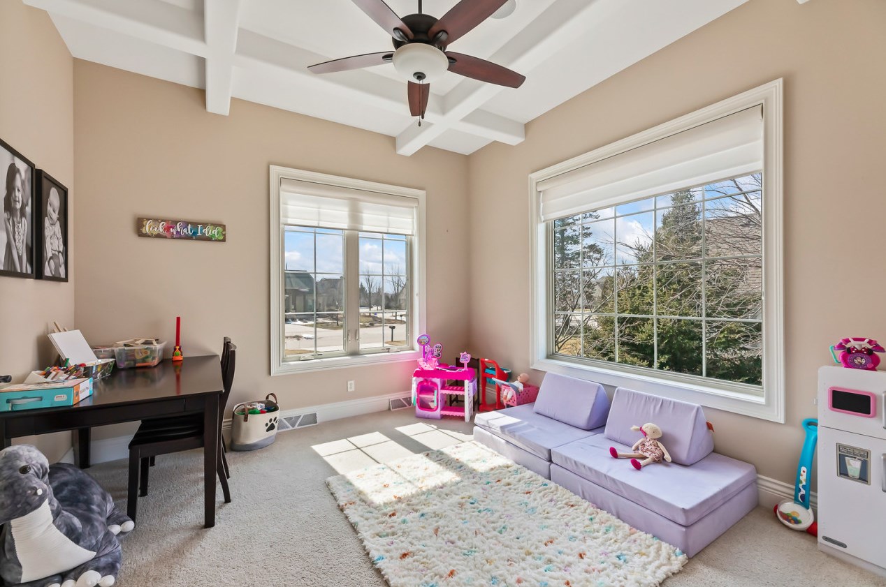 18840 Chapel Hill Dr, Brookfield WI  53045-7446 exterior