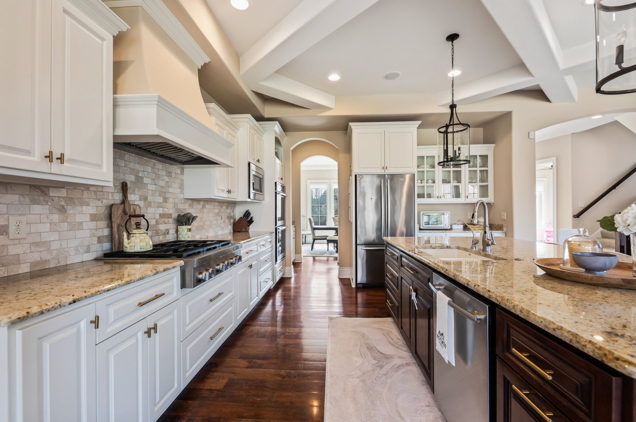 18840 Chapel Hill Dr, Brookfield WI  53045-7446 exterior