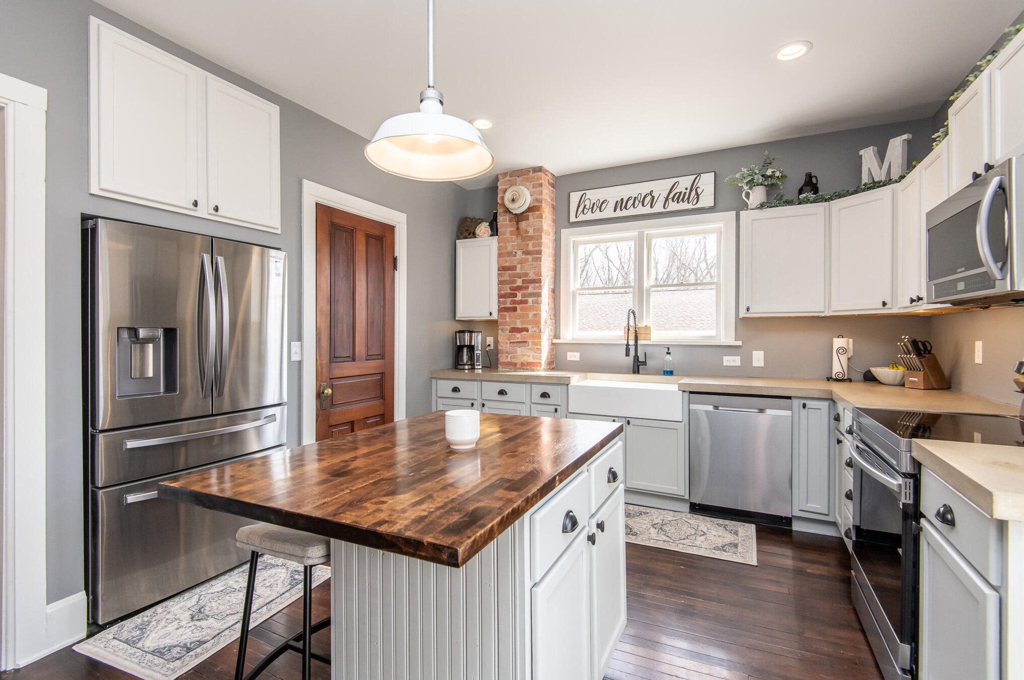 633 E Main St, Waterford, WI 53185