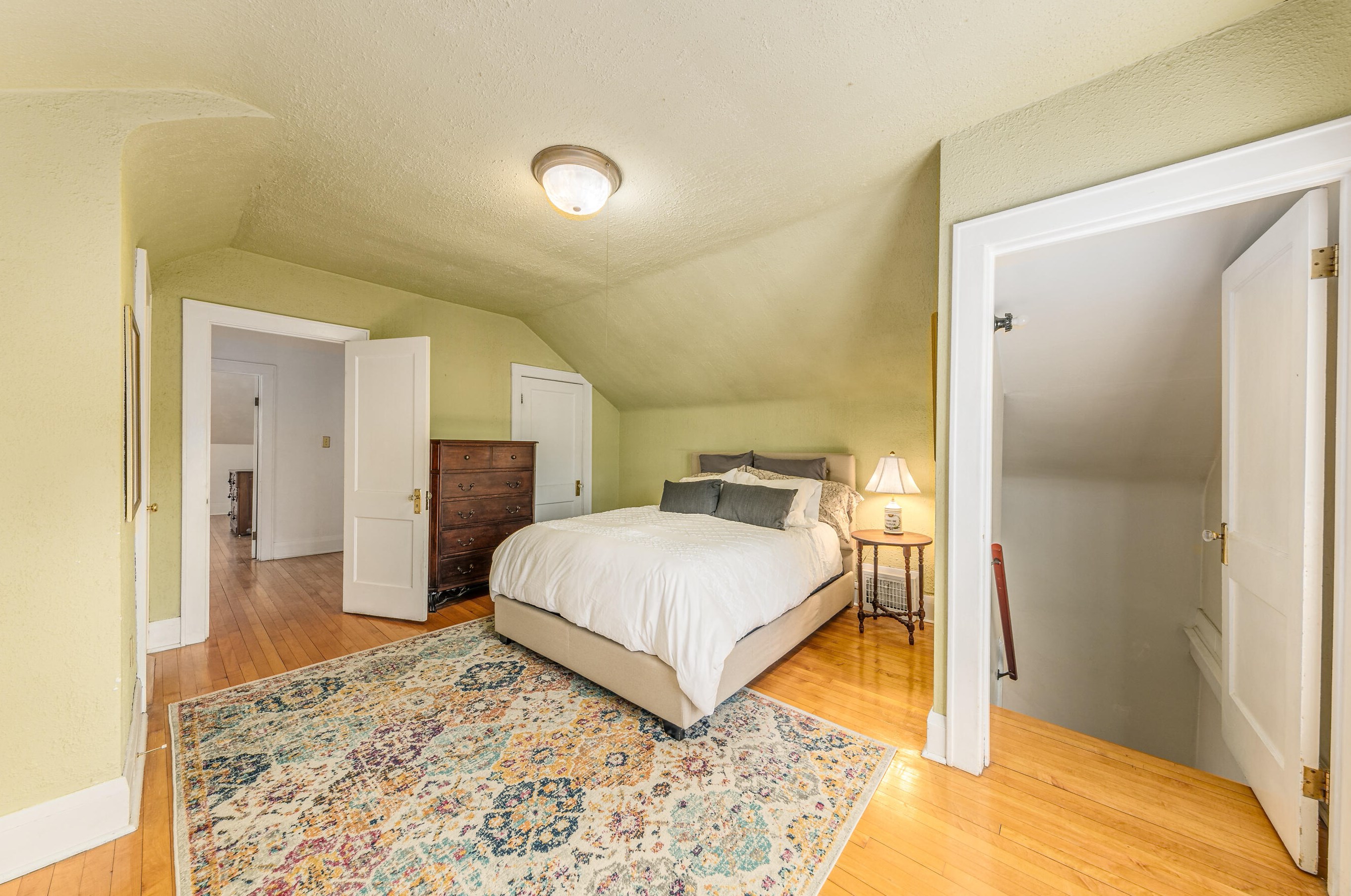 1919 Church St, Milwaukee WI 53213-2129 exterior