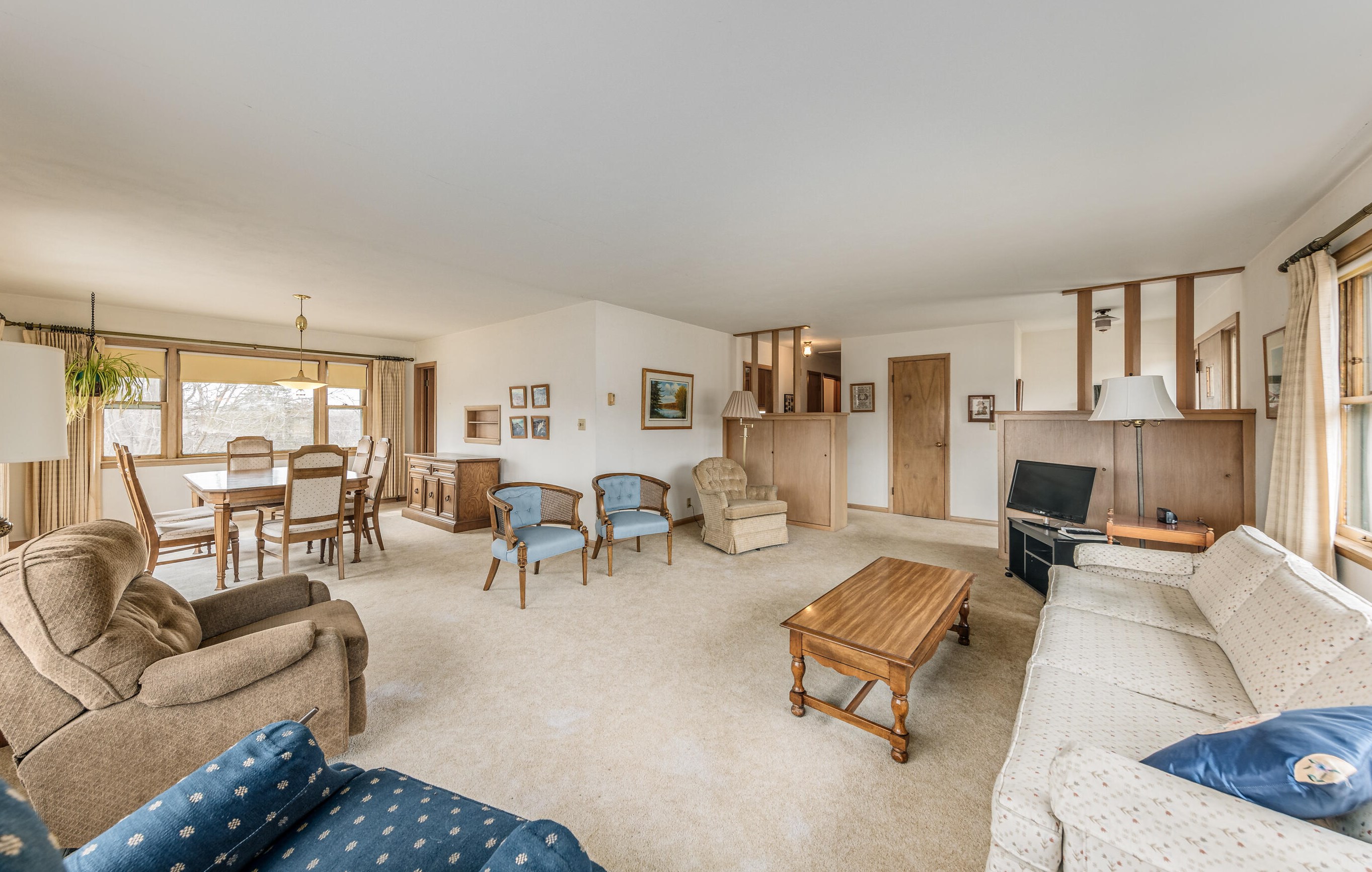 17515 West Ln, Brookfield WI  53045-4312 exterior