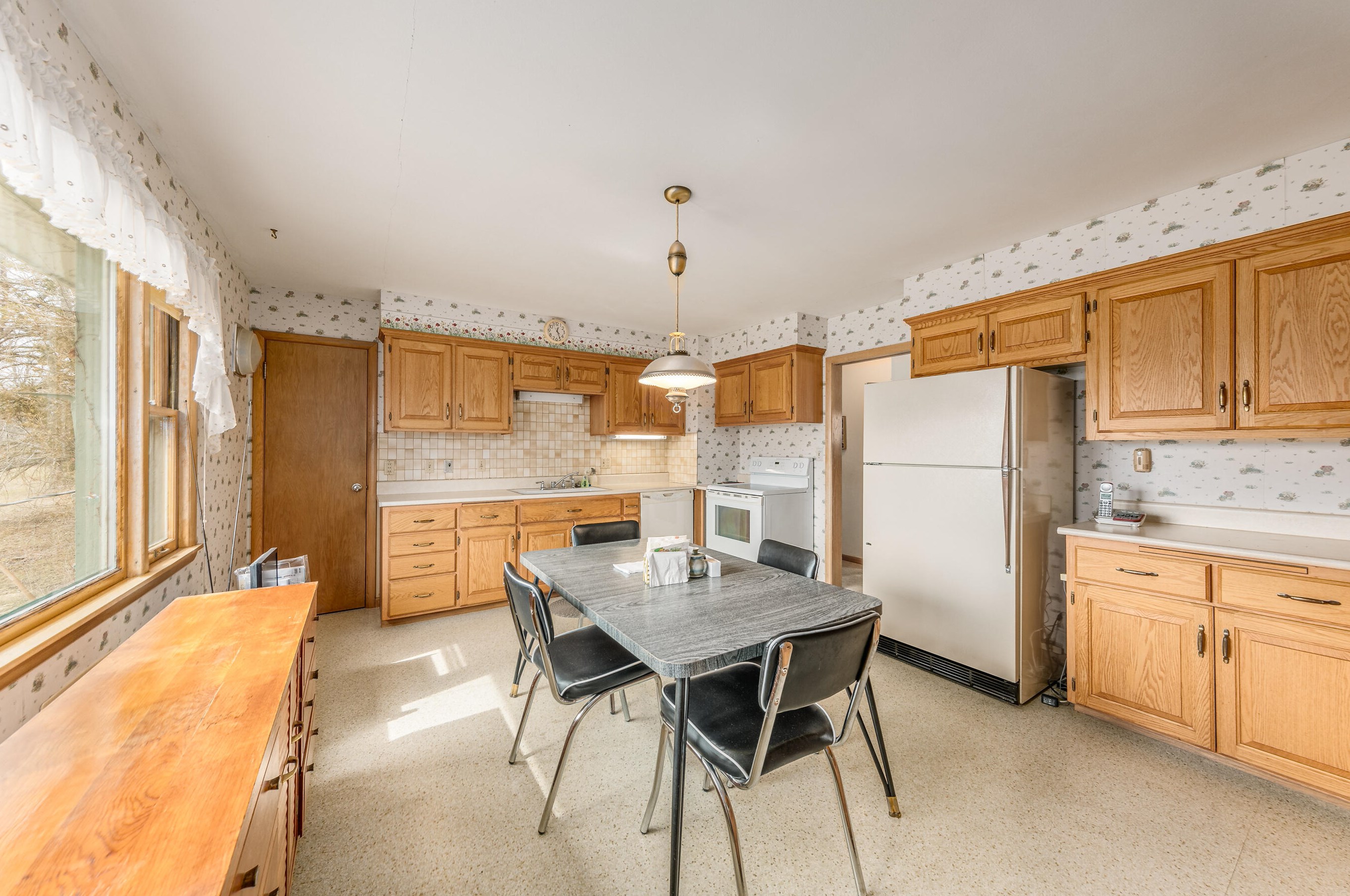 17515 West Ln, Brookfield WI  53045-4312 exterior