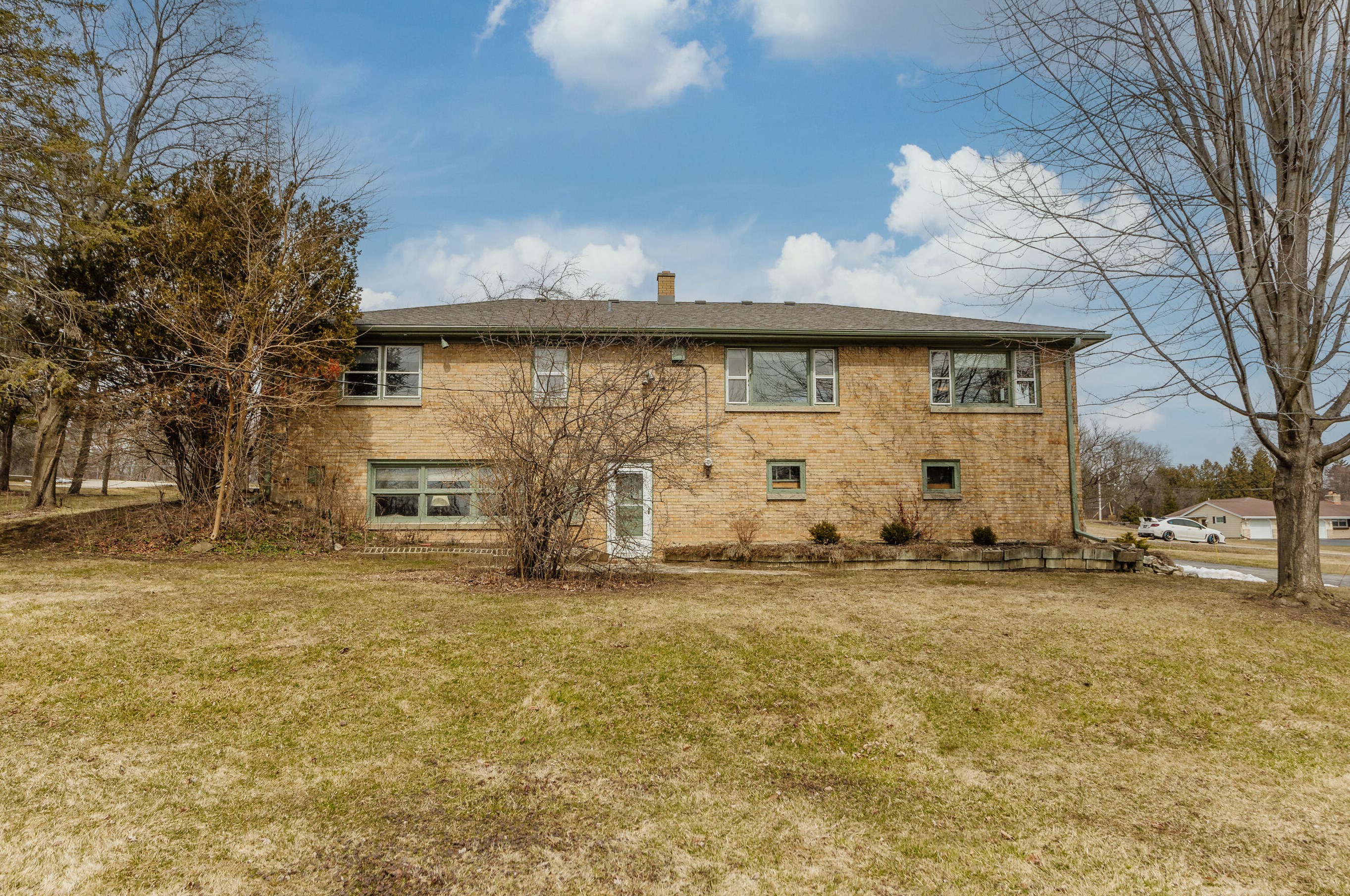 17515 West Ln, Brookfield WI  53045-4312 exterior