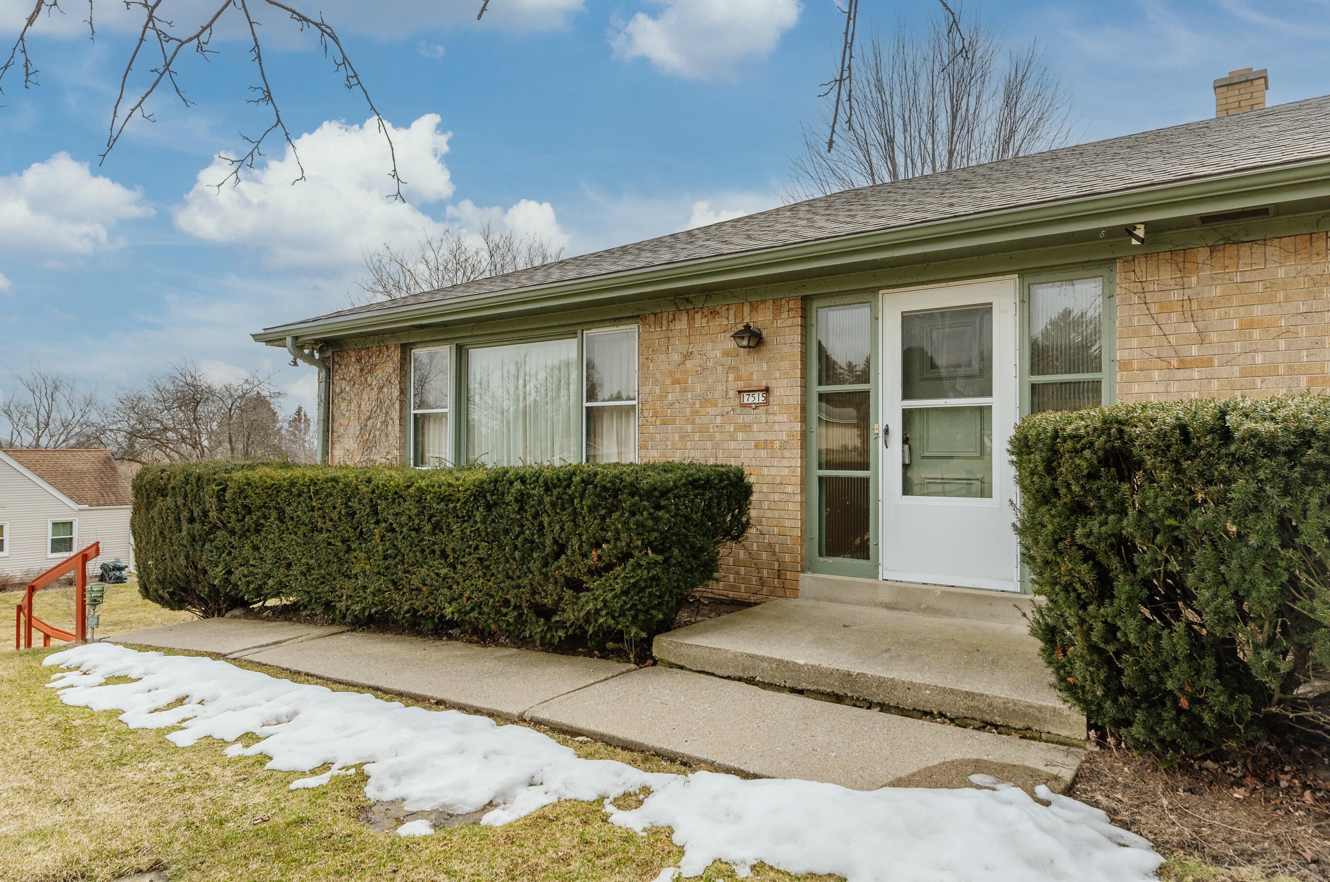 17515 West Ln, Brookfield WI  53045-4312 exterior