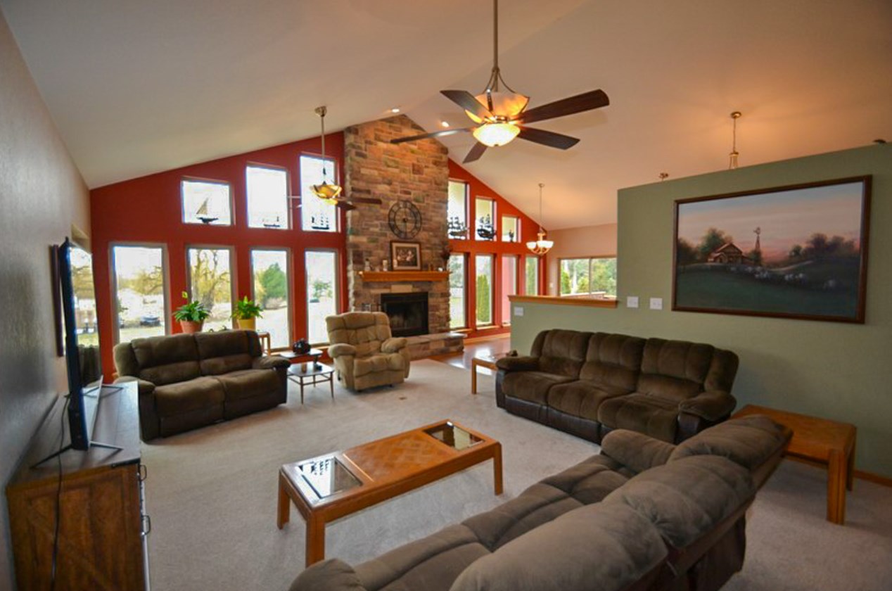 3927 Obrien Rd, Oak Creek, WI 53154-6021