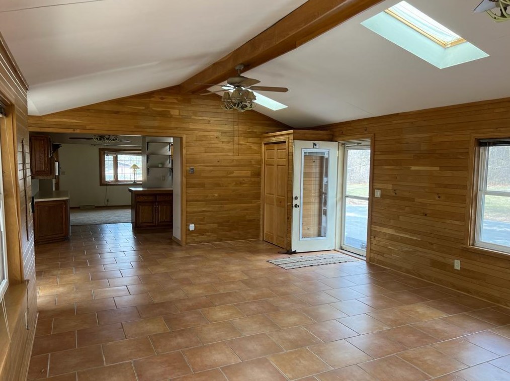 15327 Spring St, Union Grove, WI 53182-9626