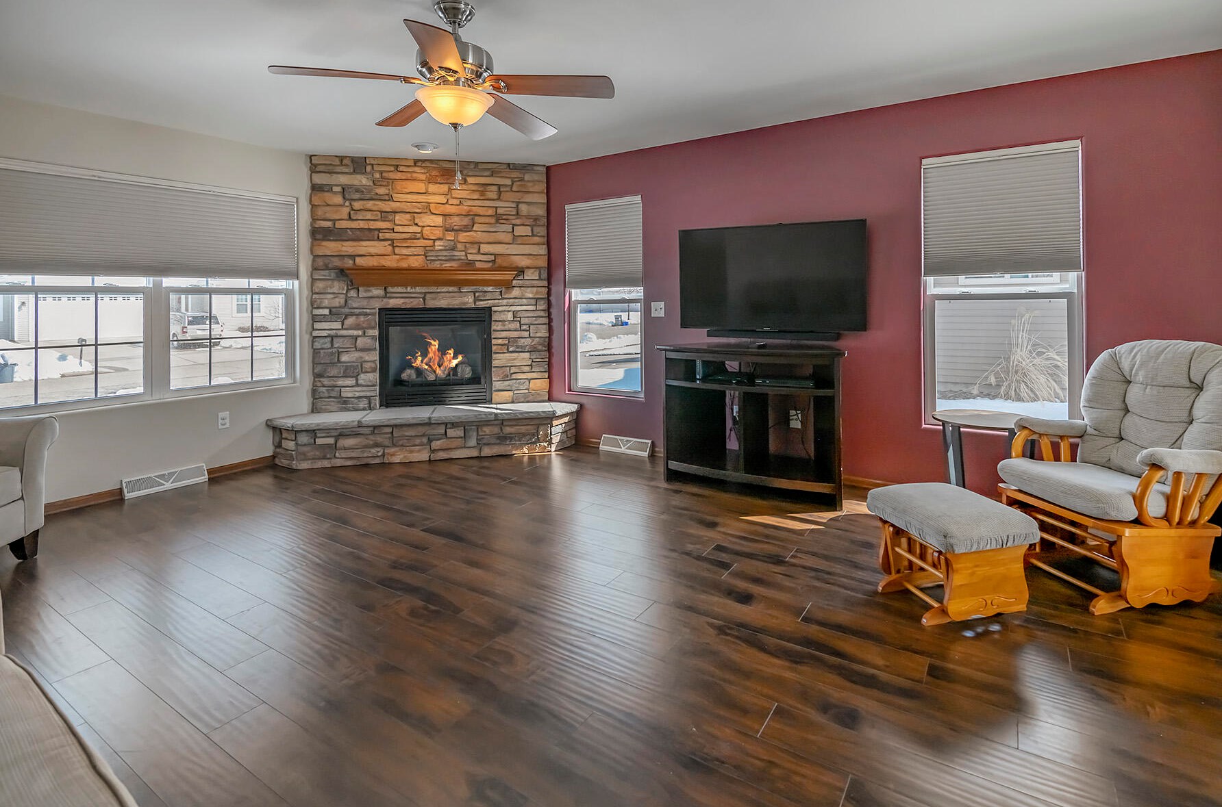 1401 Serena Ln, Lyons, WI 53105-7122