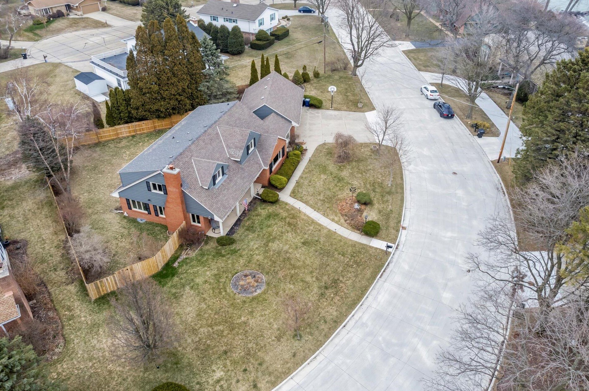 3800 Lighthouse Dr, Racine WI  53402-3618 exterior