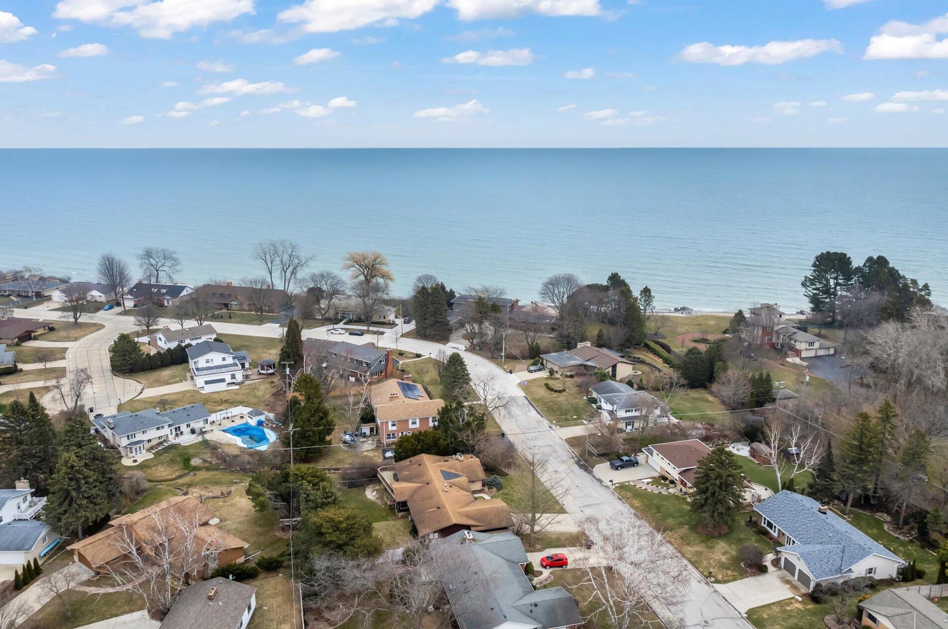3800 Lighthouse Dr, Racine WI  53402-3618 exterior