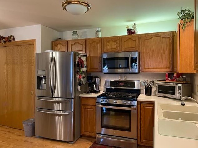 1264 Village Centre Dr #4, Kenosha, WI 53144