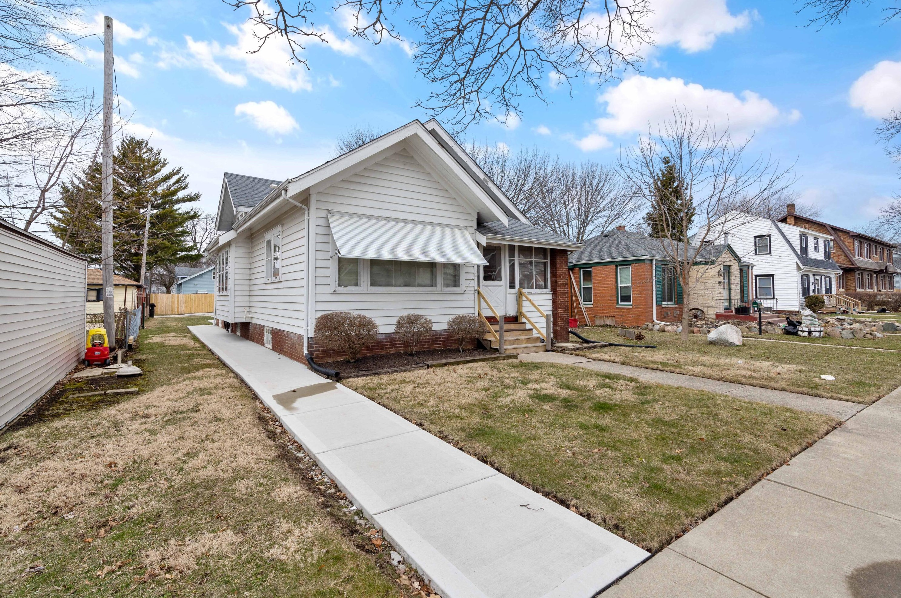 2060 Quincy Ave, Racine, WI 53403-4231