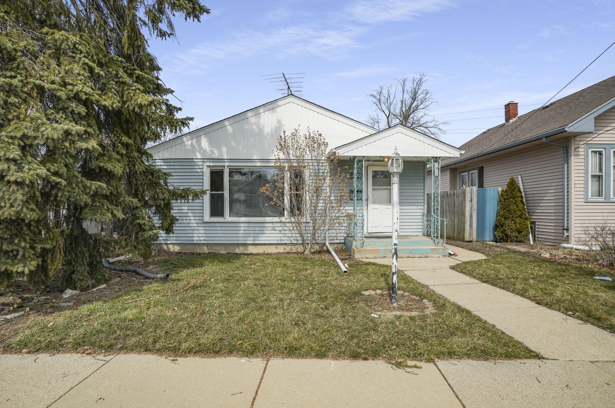 2336 21st St, Racine, WI 53403-2431