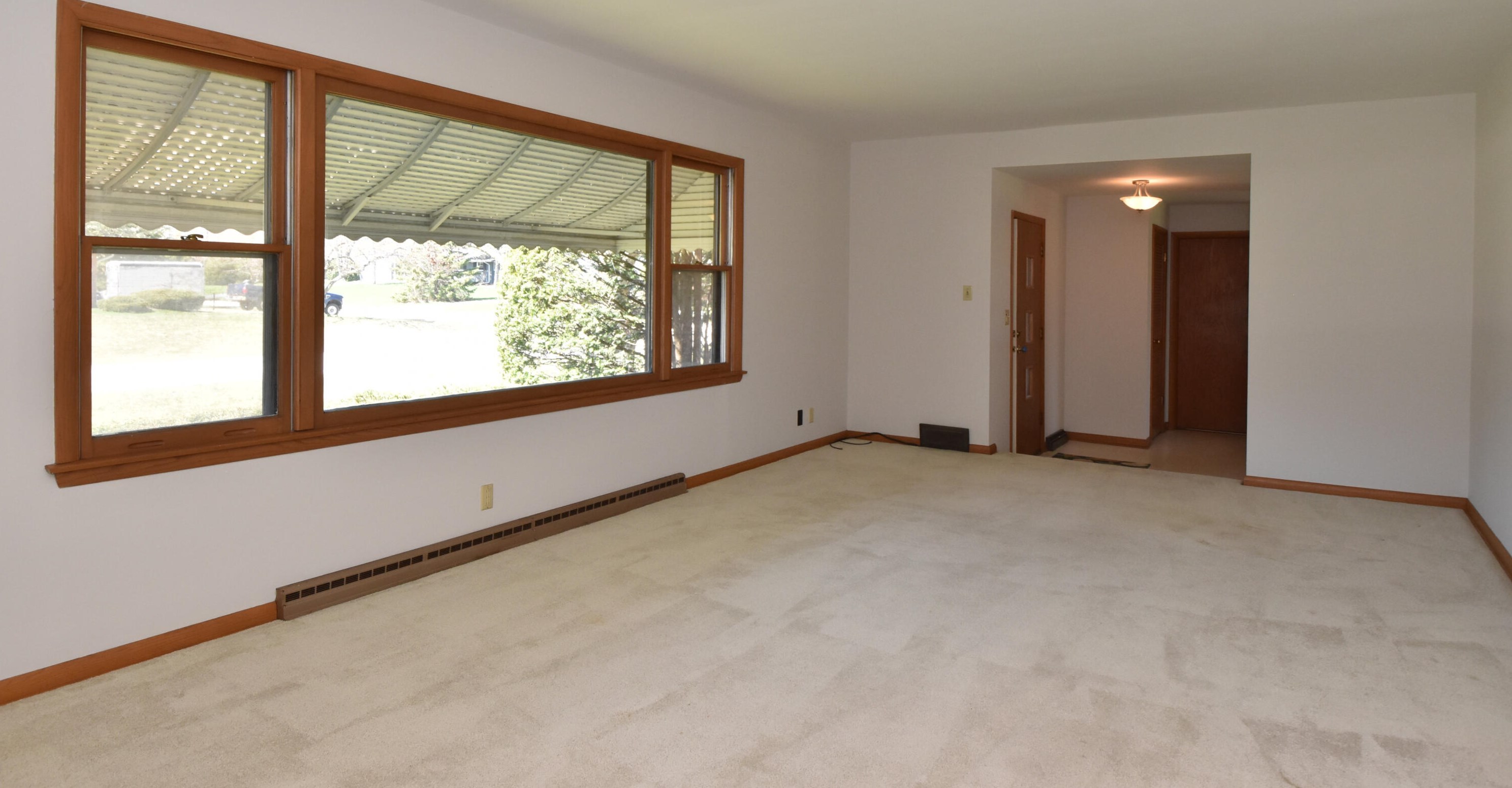 6410 S 118th St, Hales Corners, WI 53132
