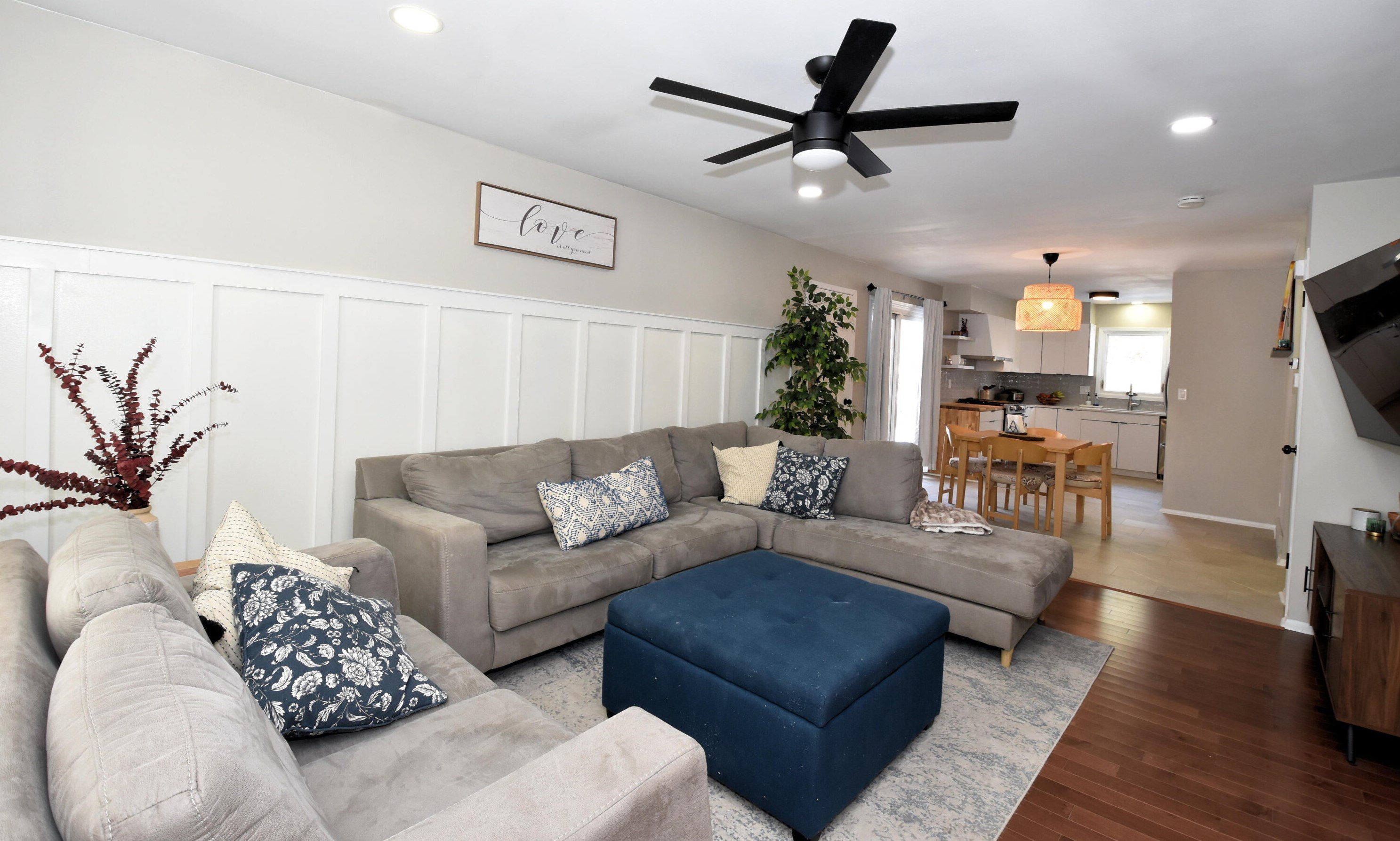 6609 Radburn Ln, Greendale, WI 53129