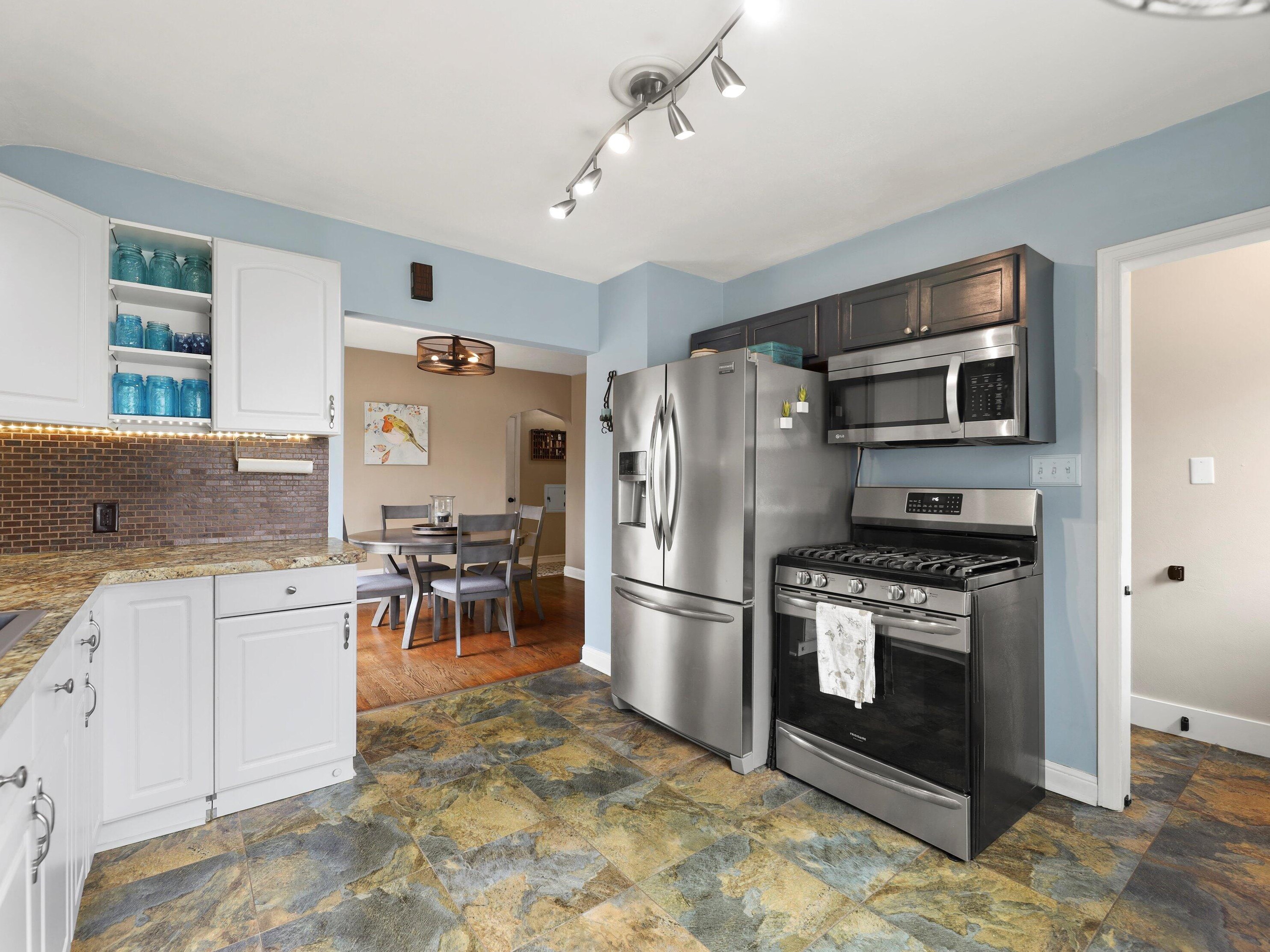 3725 Lilly Rd, Brookfield, WI 53005-2352