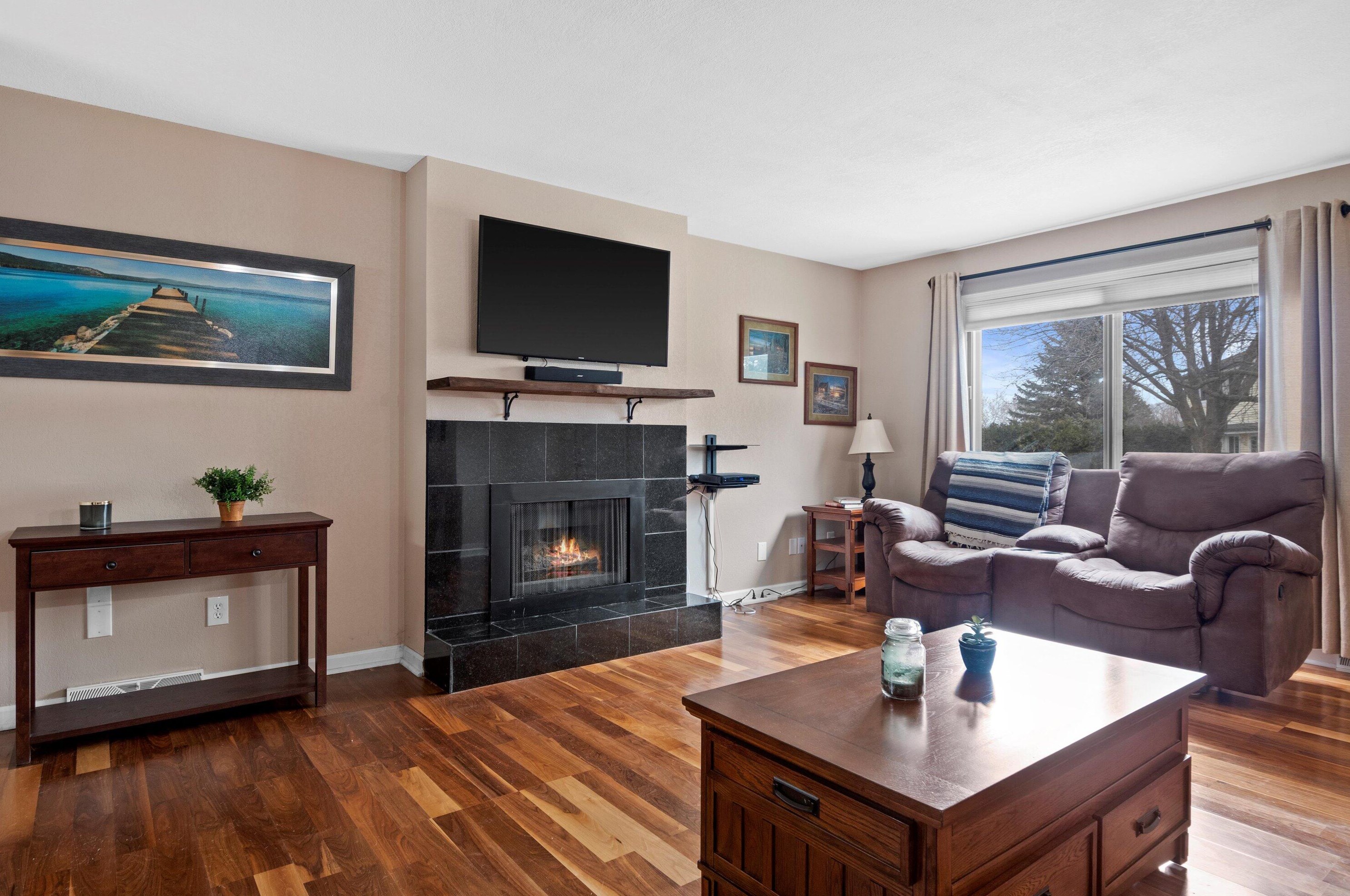 7314 S Delaine Dr, Oak Creek, WI 53154