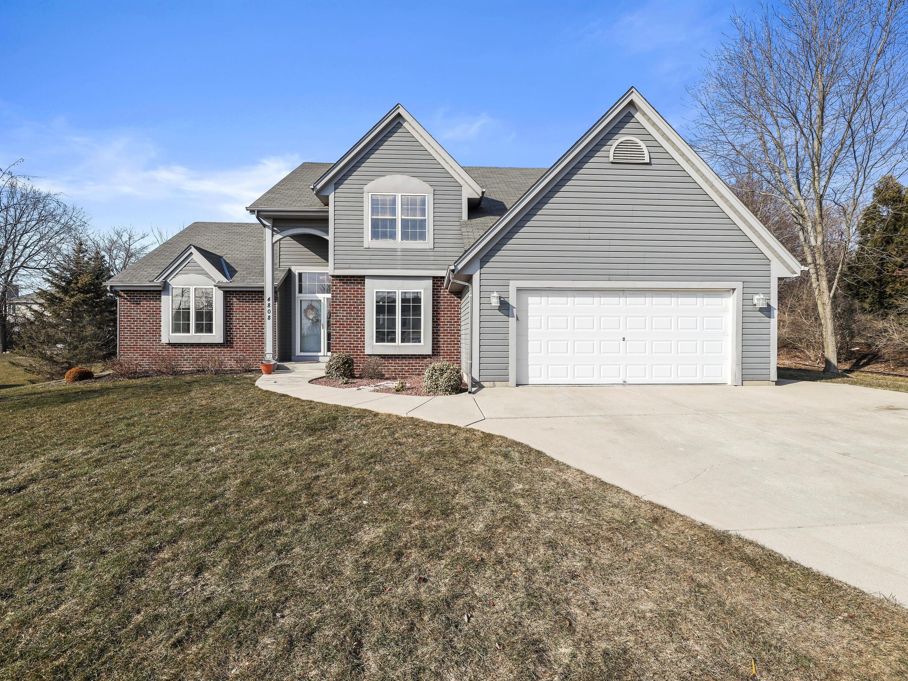 4808 W Vanderheyden Dr, Hales Corners, WI 53132