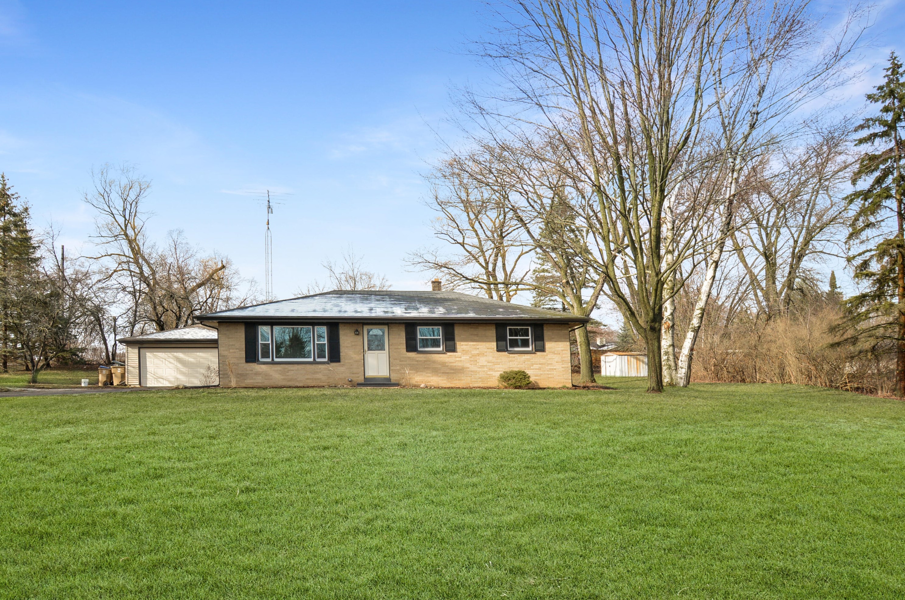 3330 104th St, Kenosha, WI 53158