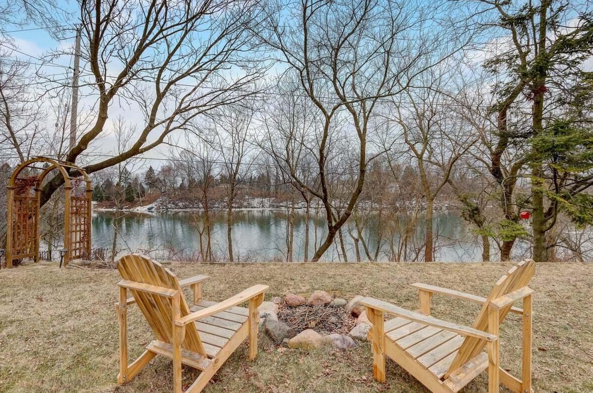 1631 Valley Dr, Grafton, WI 53024-2720