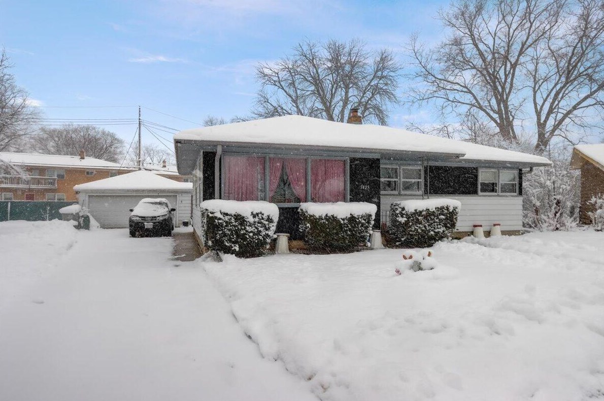5425 82nd Ct, Milwaukee, WI 53218-2503