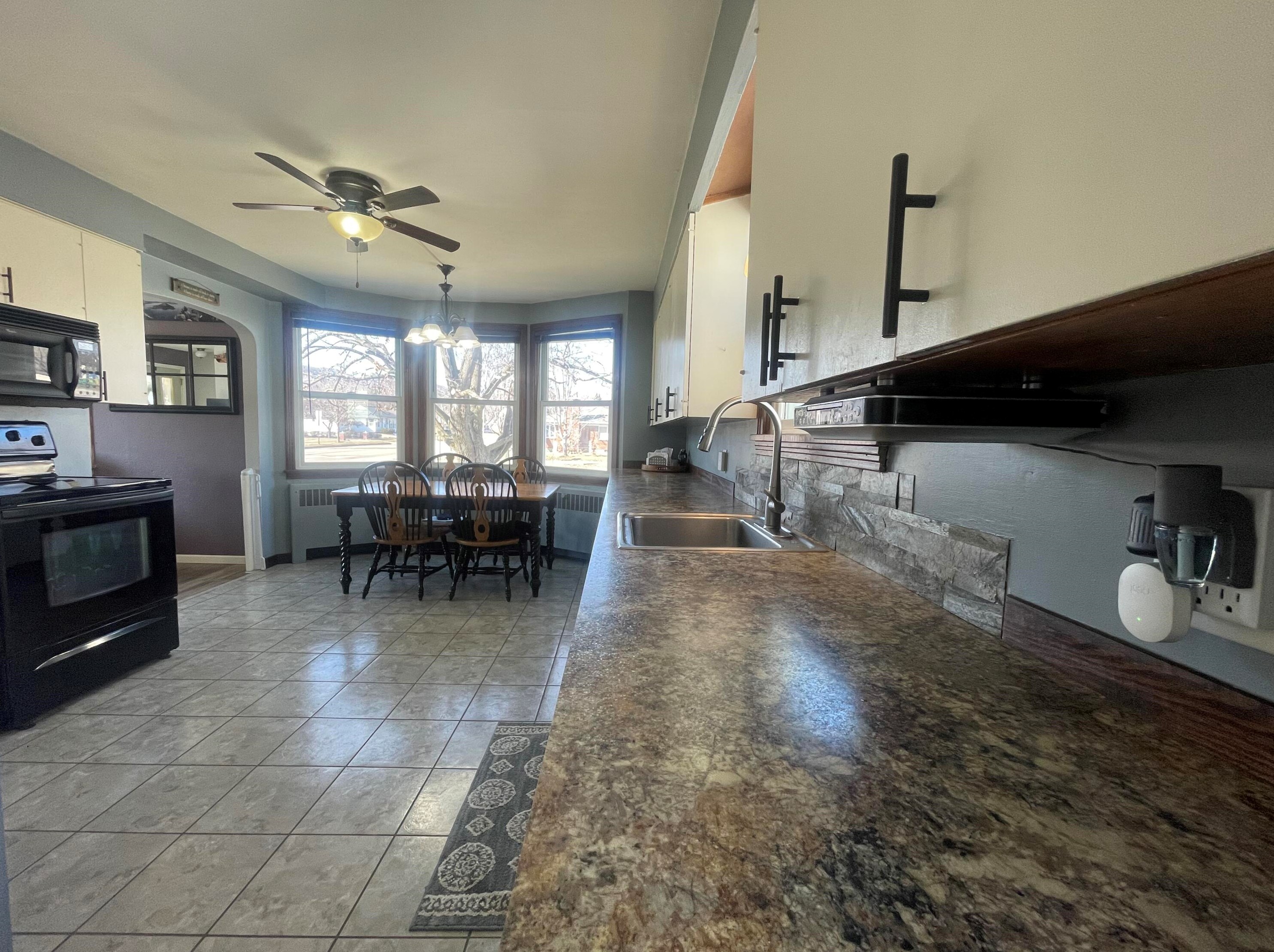 23 Elm Street S, La Crescent, MN 55947