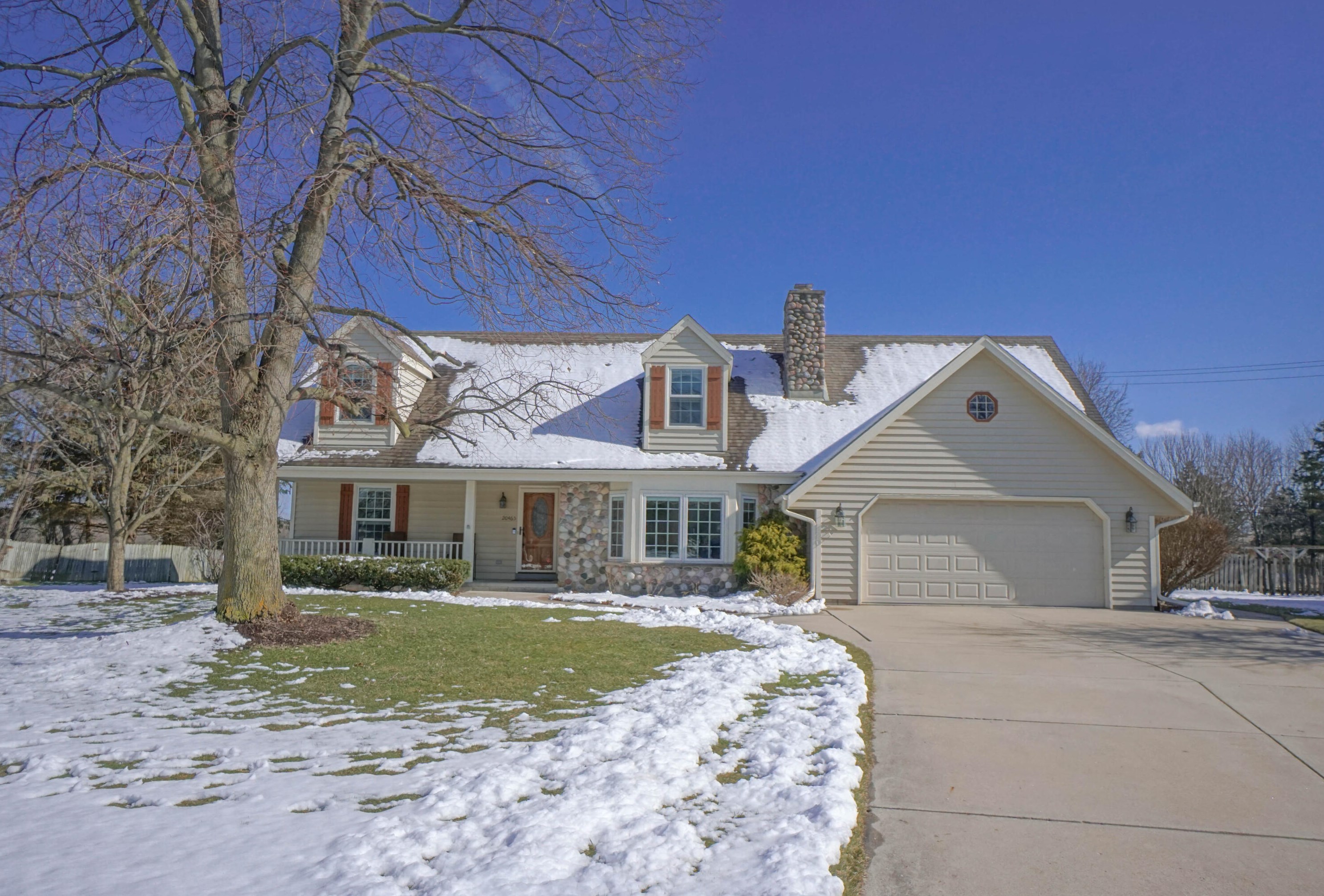 20465 Hunters Ct, Brookfield, WI 53045-4646