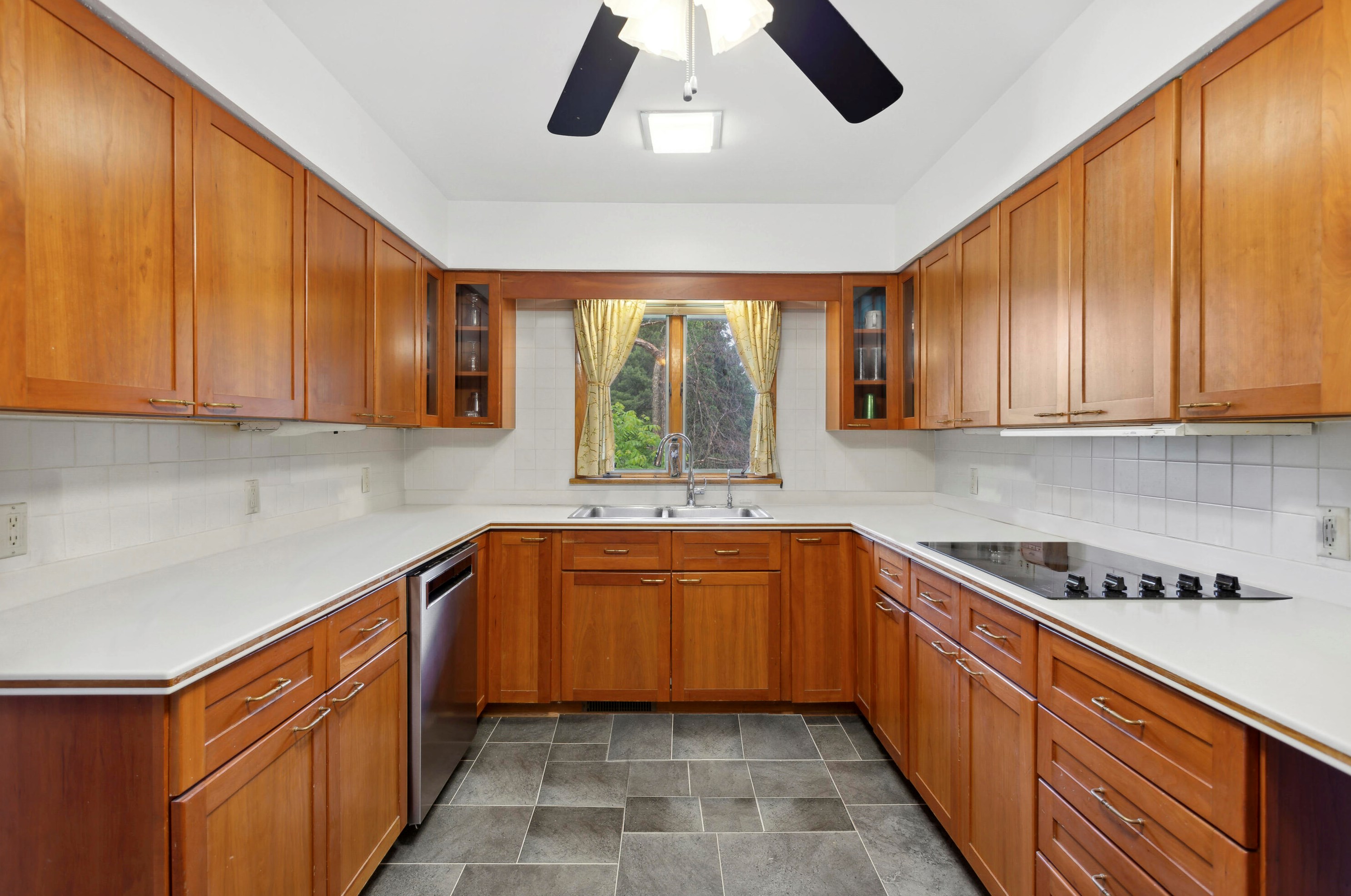 1039 Richards Ave, Watertown, WI 53094
