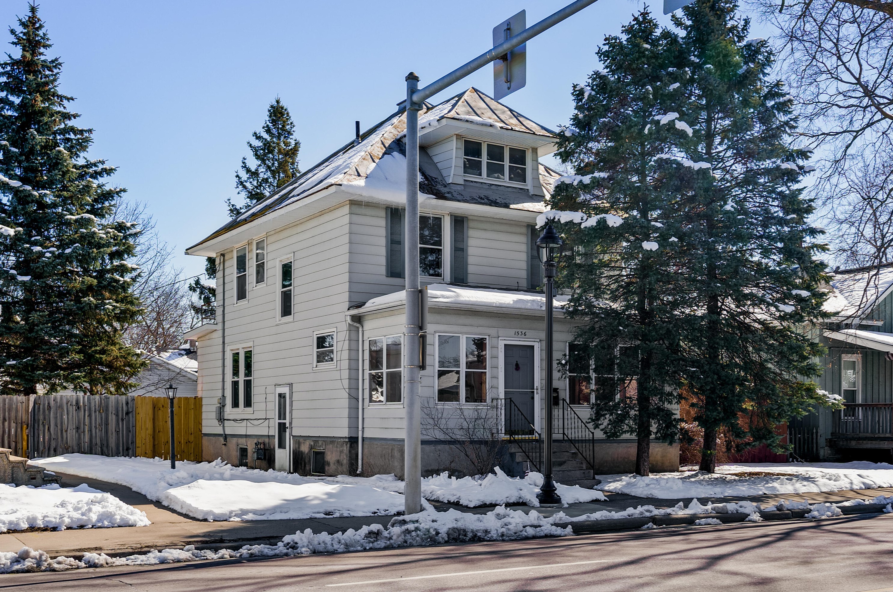 1536 George St, La Crosse, WI 54603