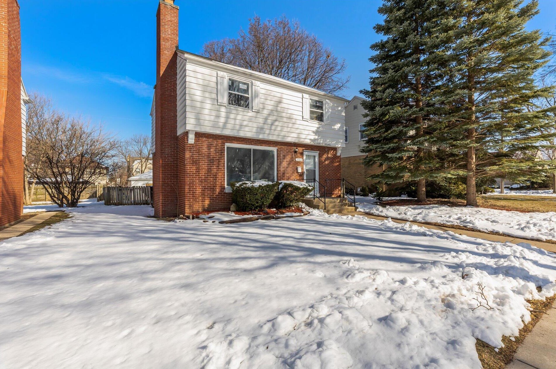 3708 54th Blvd, Milwaukee, WI 53216-2836
