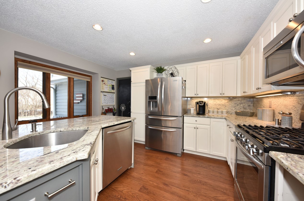 15710 W Ridge Rd #b, Waukesha, WI 53151