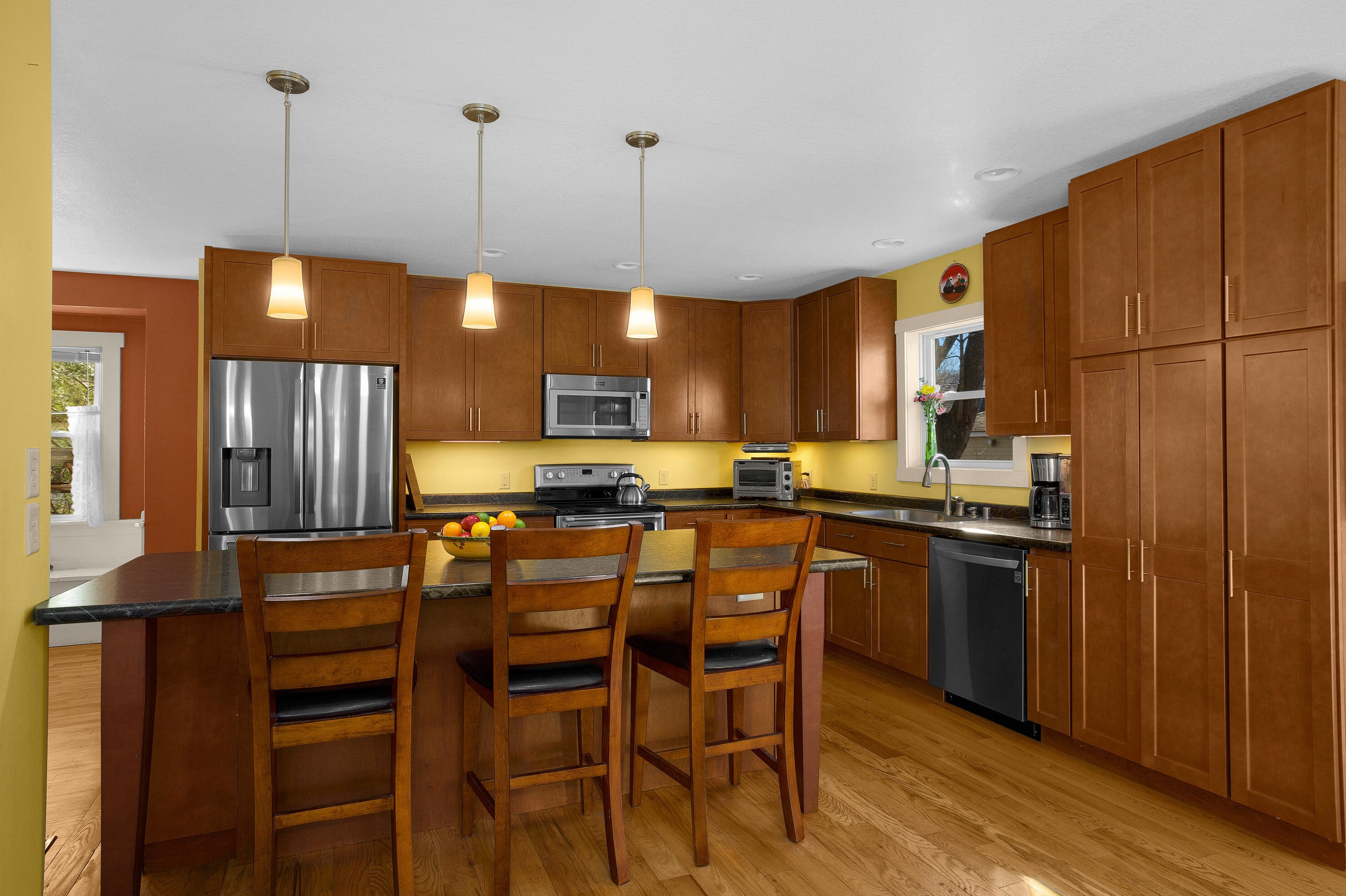 2216 State St, La Crosse, WI 54601
