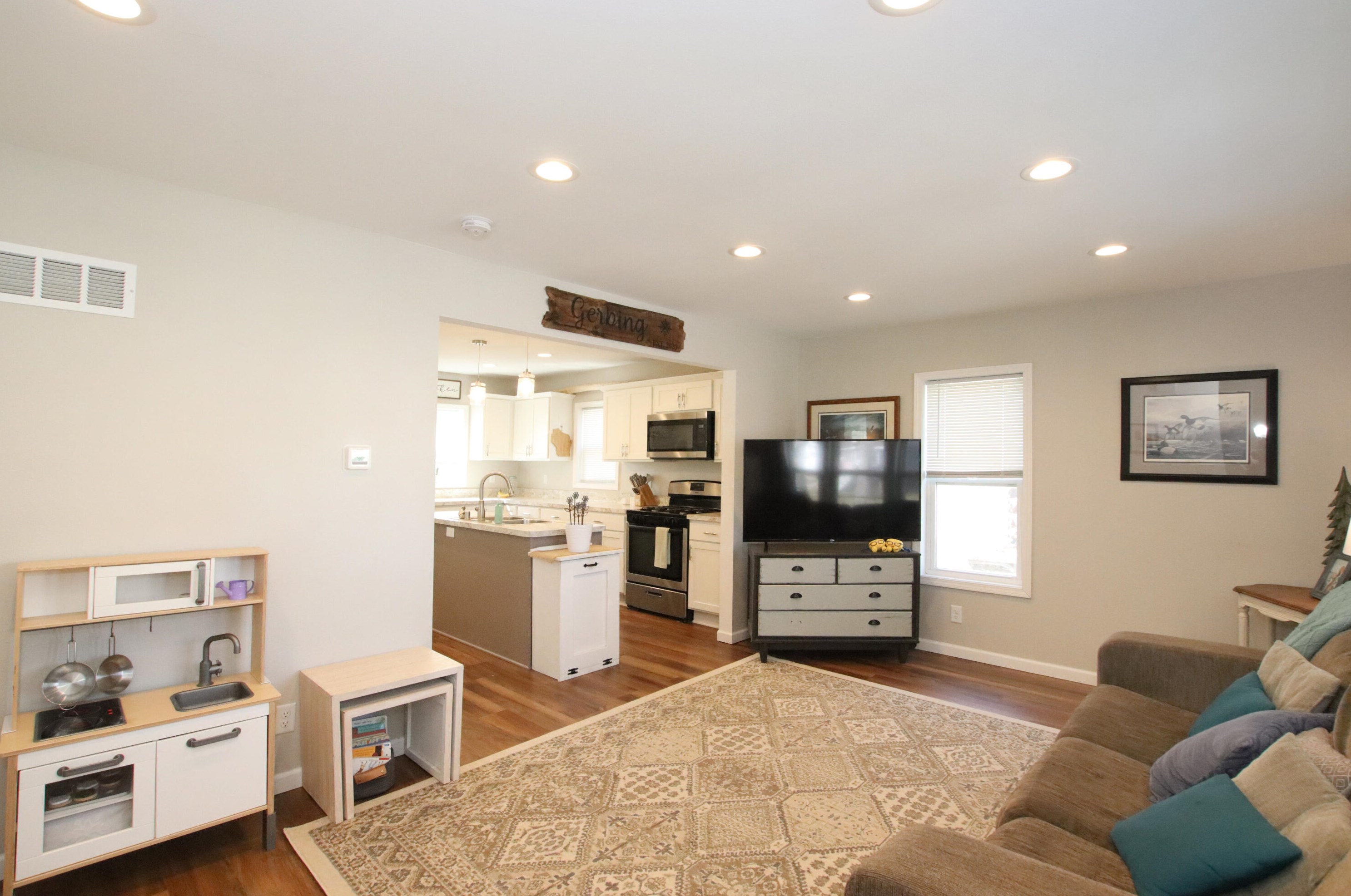 525 Loos St, Hartford WI  53027-1913 exterior