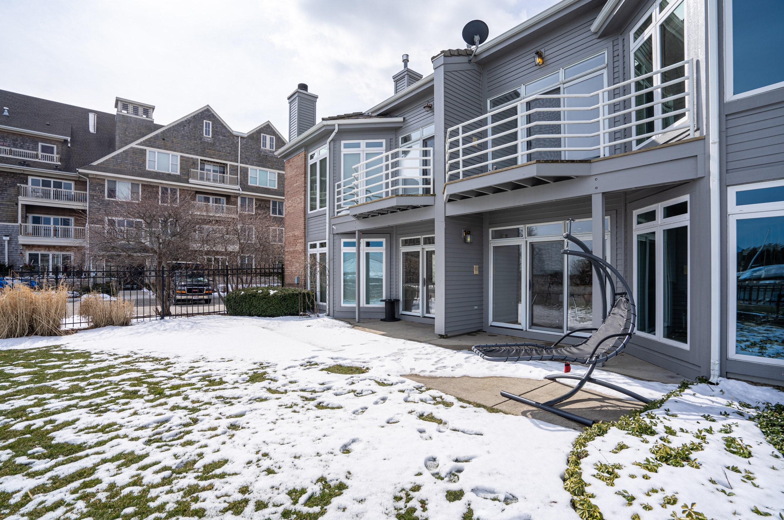 32 Harborview Dr, Racine WI  53403-4601 exterior