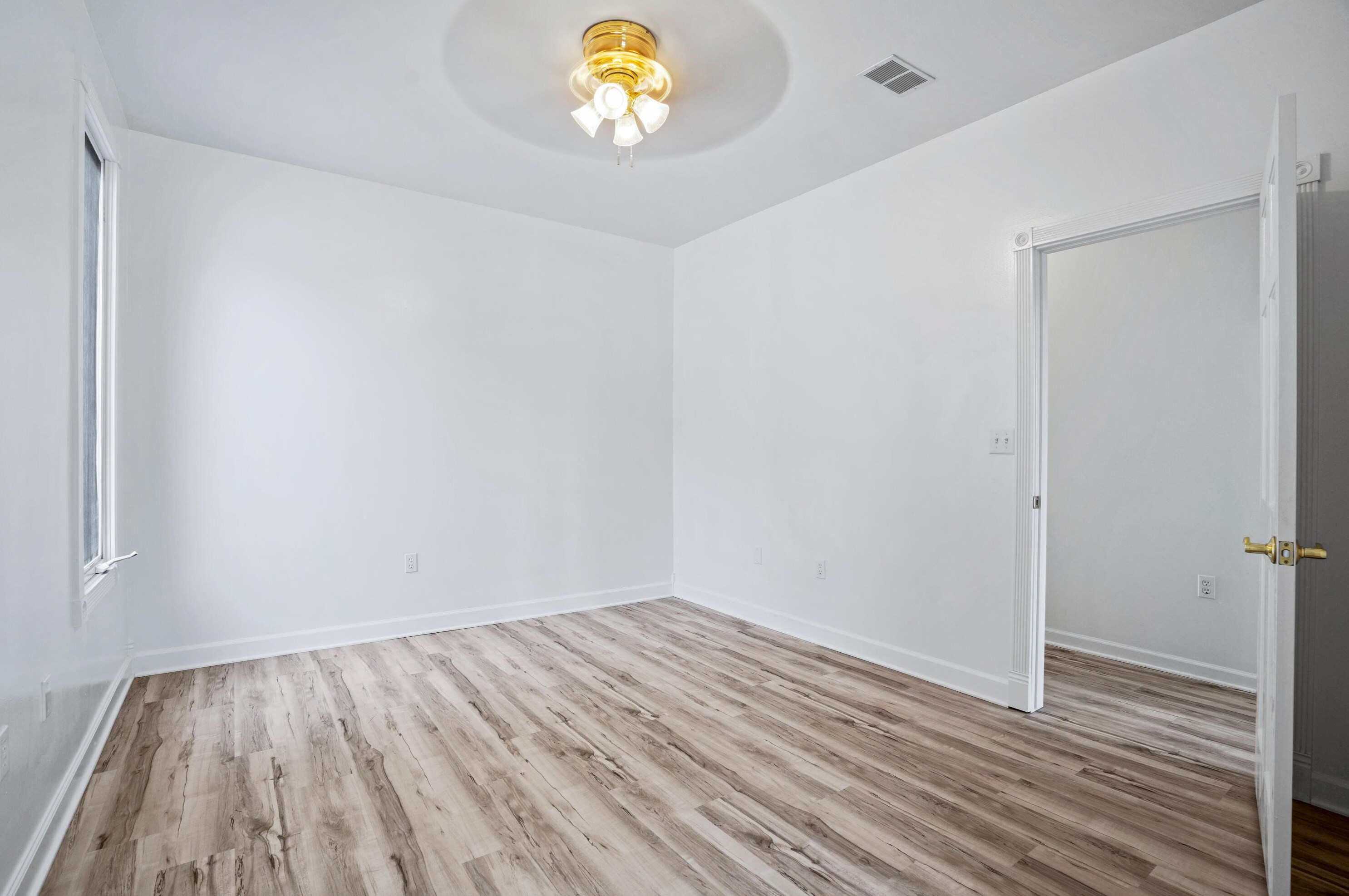 32 Harborview Dr, Racine WI  53403-4601 exterior