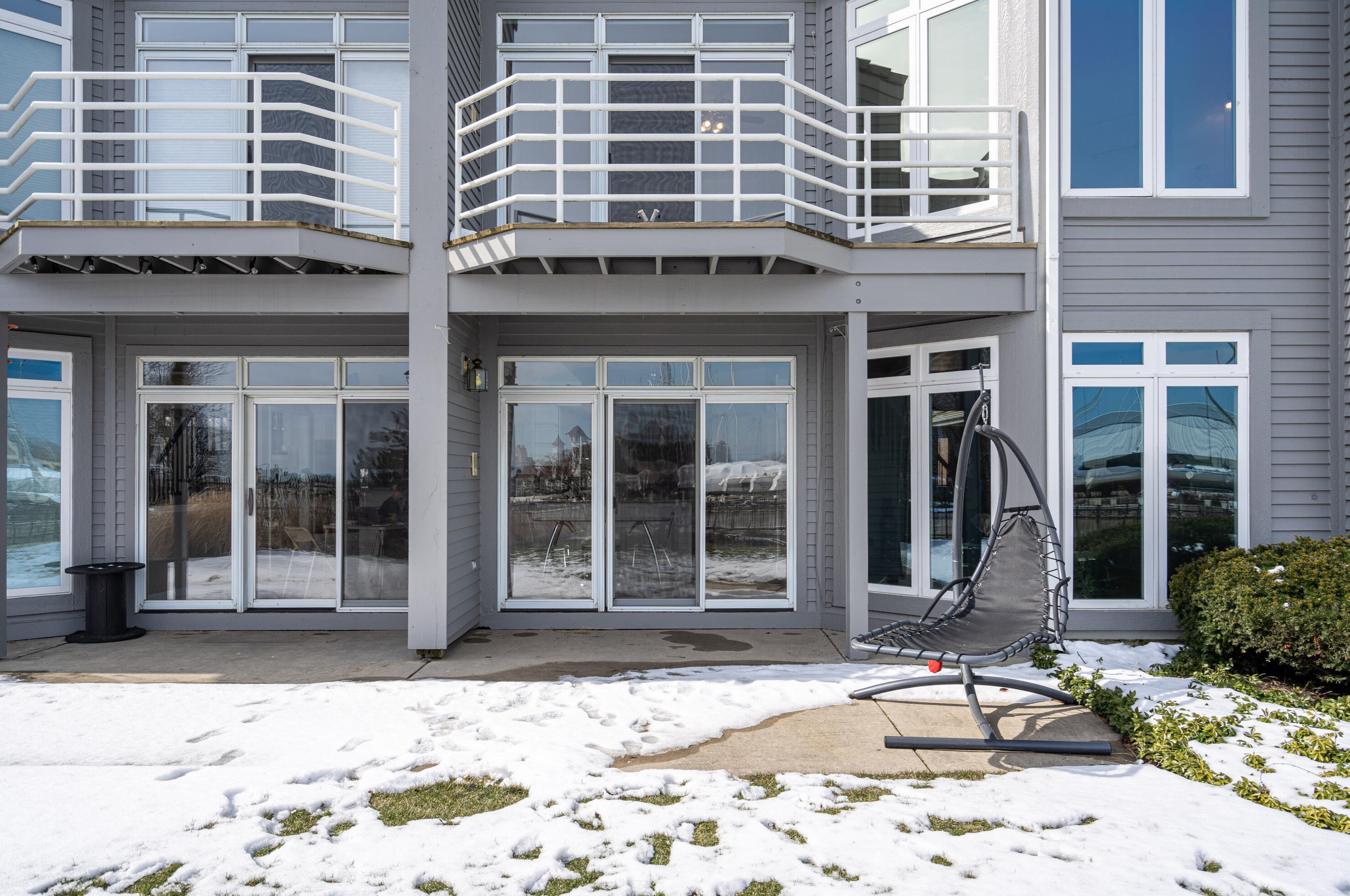 32 Harborview Dr, Racine WI  53403-4601 exterior