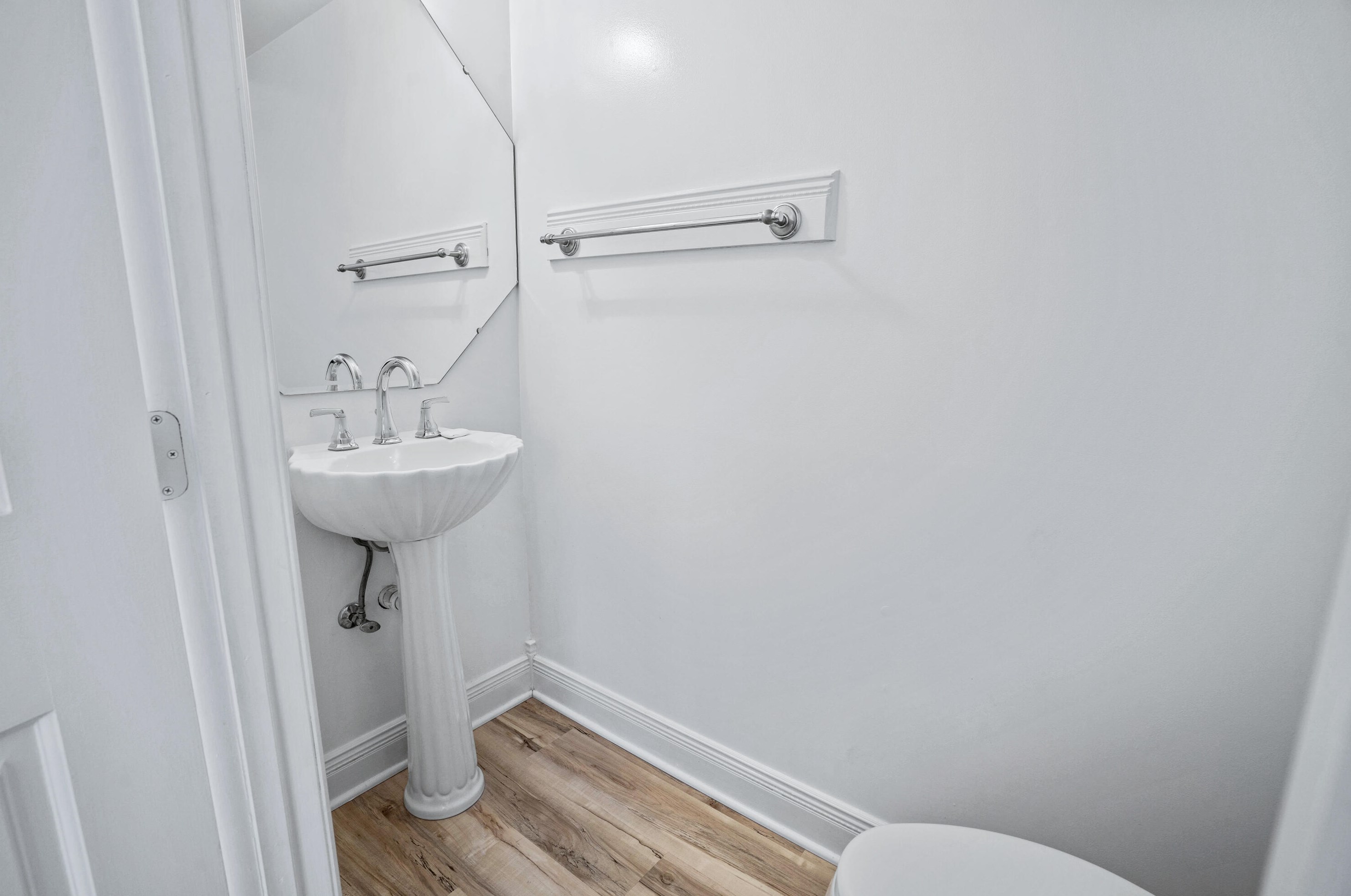 32 Harborview Dr, Racine WI  53403-4601 exterior