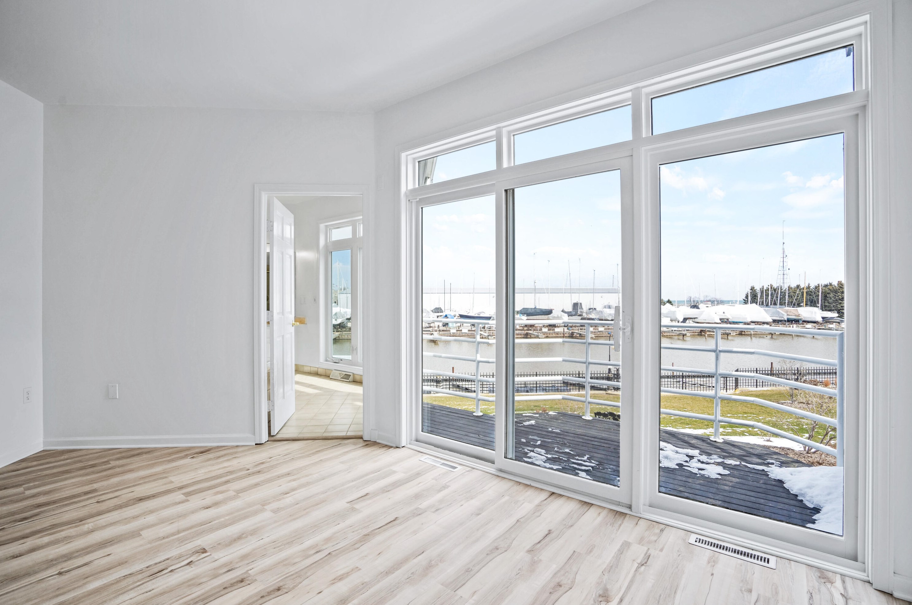 32 Harborview Dr, Racine WI  53403-4601 exterior