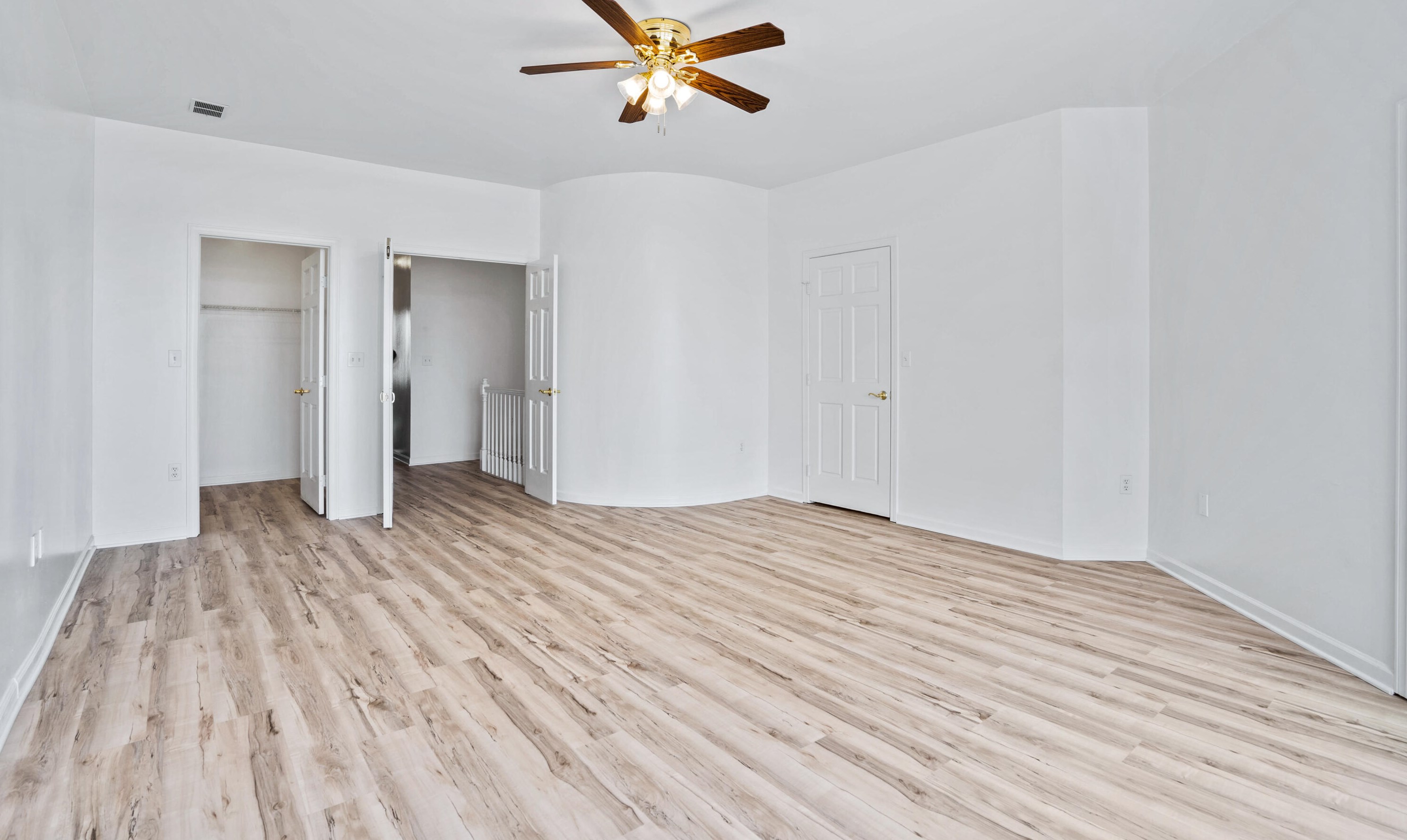 32 Harborview Dr, Racine WI  53403-4601 exterior