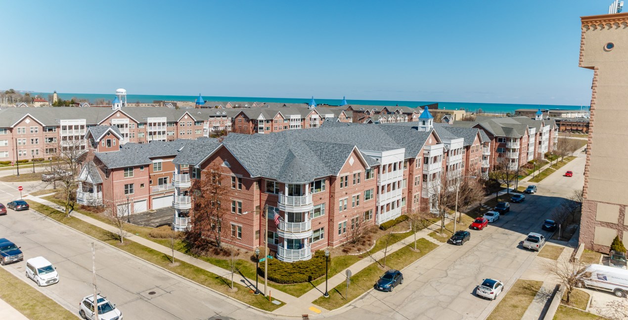 420 57th St #212, Kenosha, WI 53140