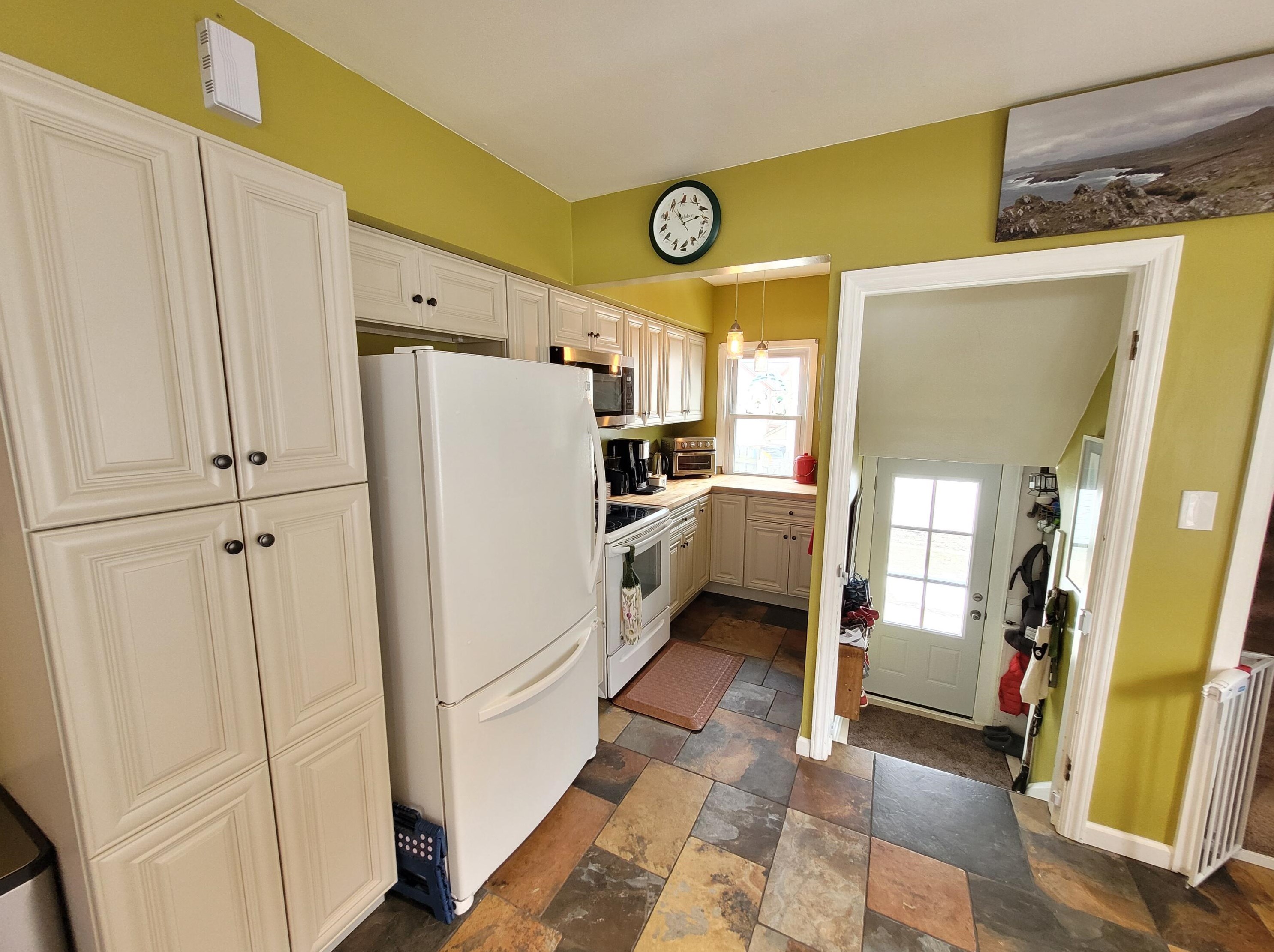 512 Madison Ave, South Milwaukee WI  53172-2704 exterior