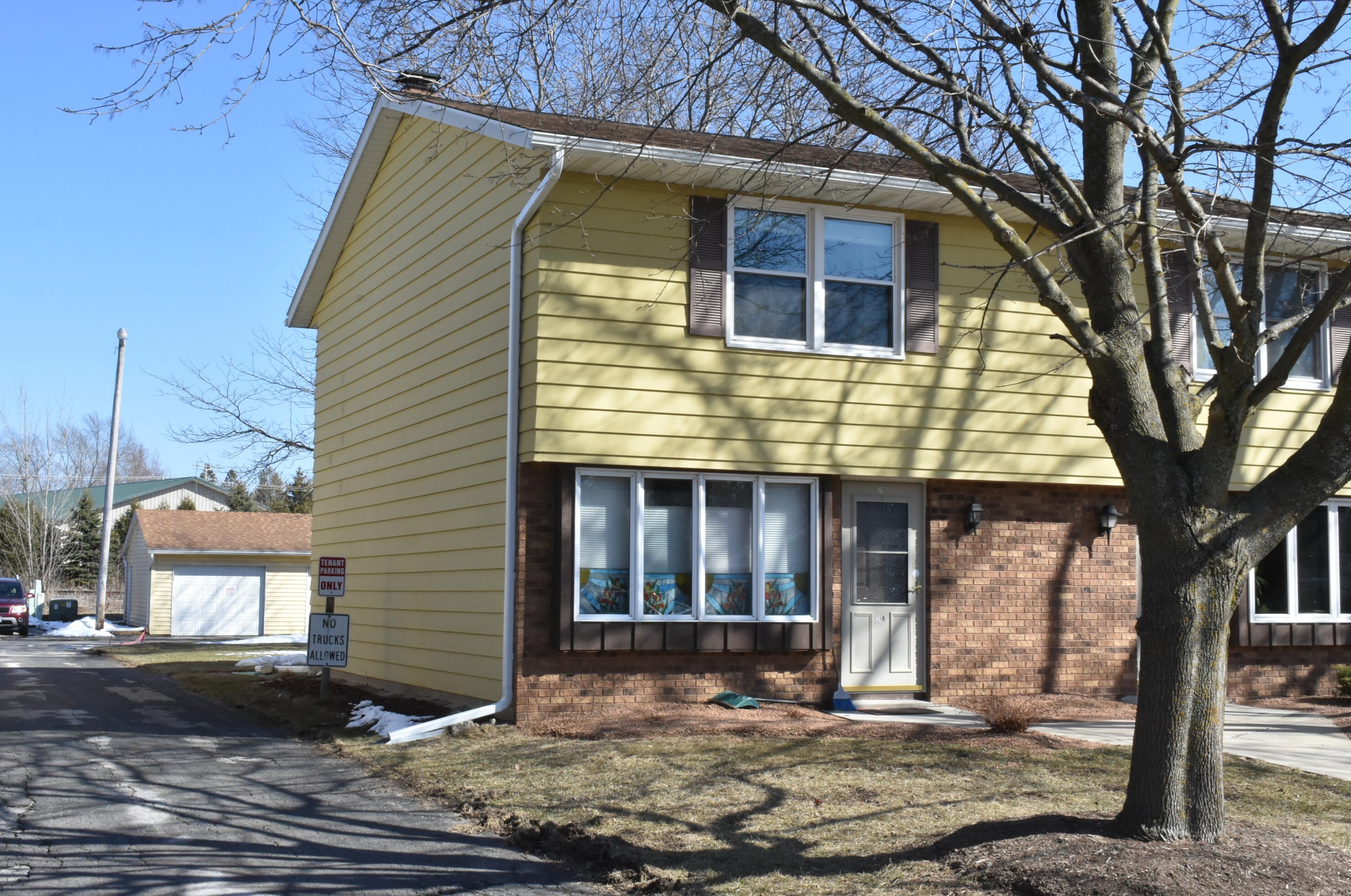 211 S 11th St #a, Oostburg, WI 53070
