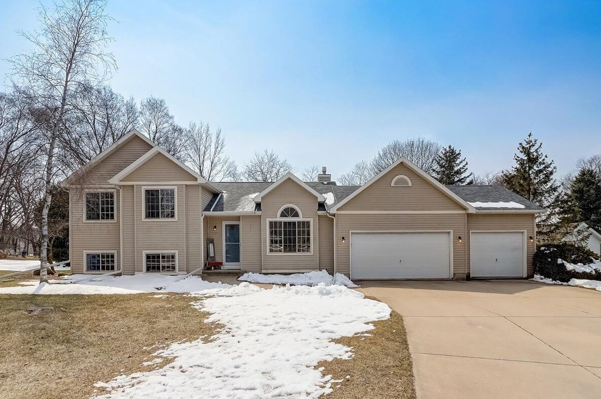 1100 Lee St, Lake Mills, WI 53551