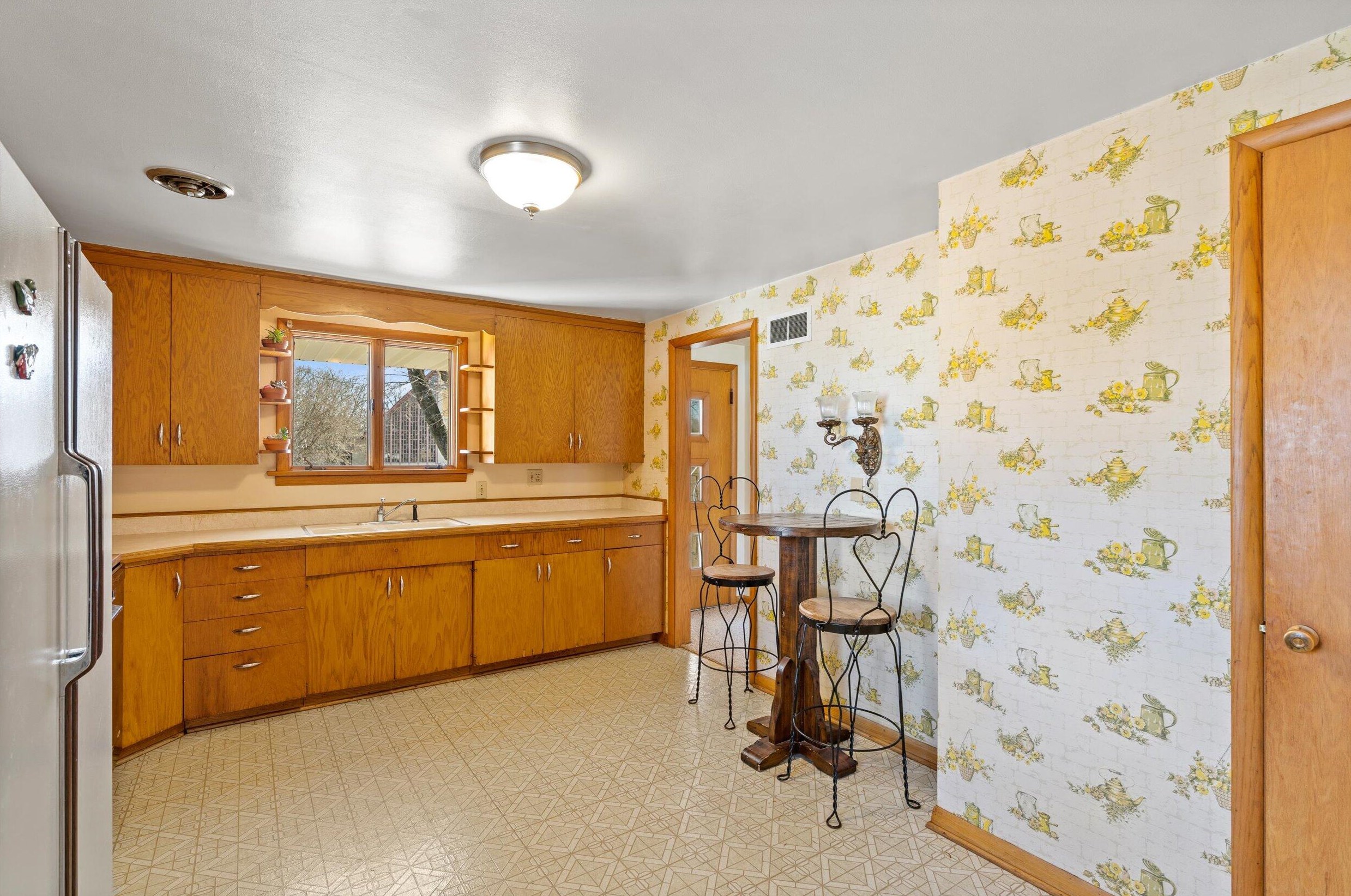 3610 Waldo Blvd, Manitowoc, WI 54220