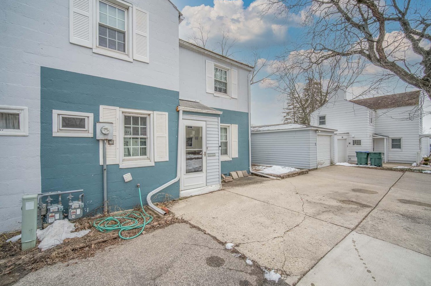 5810 Dale Ln, Greendale, WI 53129