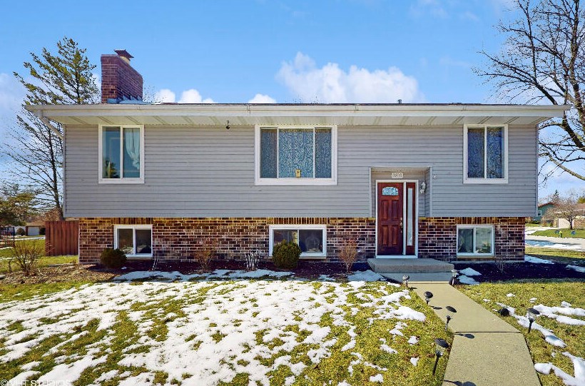 3810 Cardinal Ct, Racine, WI 53405-4877