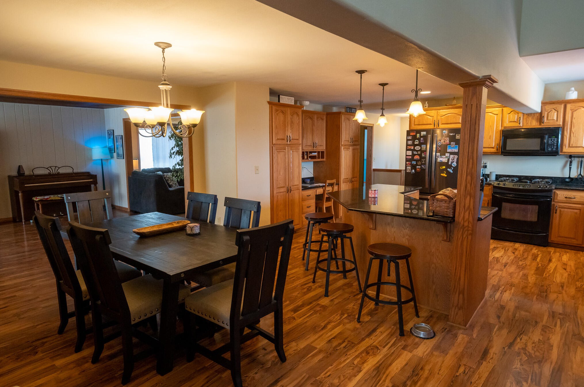 847 Devonshire Rd, Delafield, WI 53018-1919